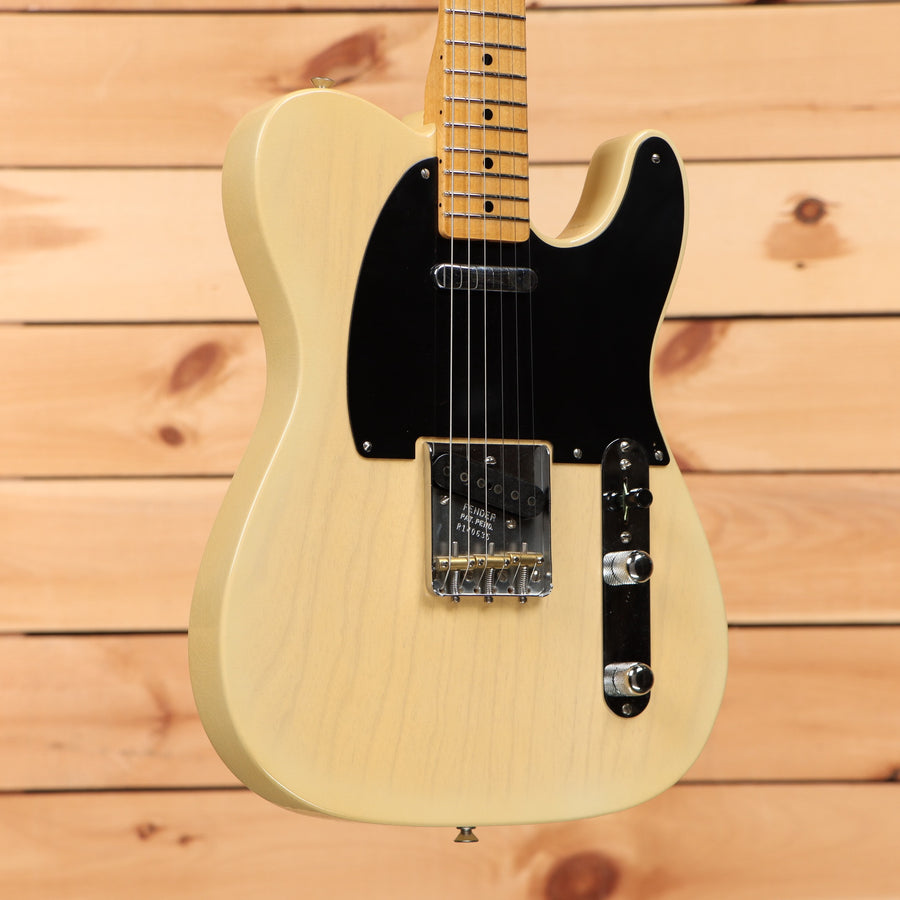Fender Custom Shop 1952 Telecaster Closet Classic electric guitar Nocaster Blonde with black pickguard