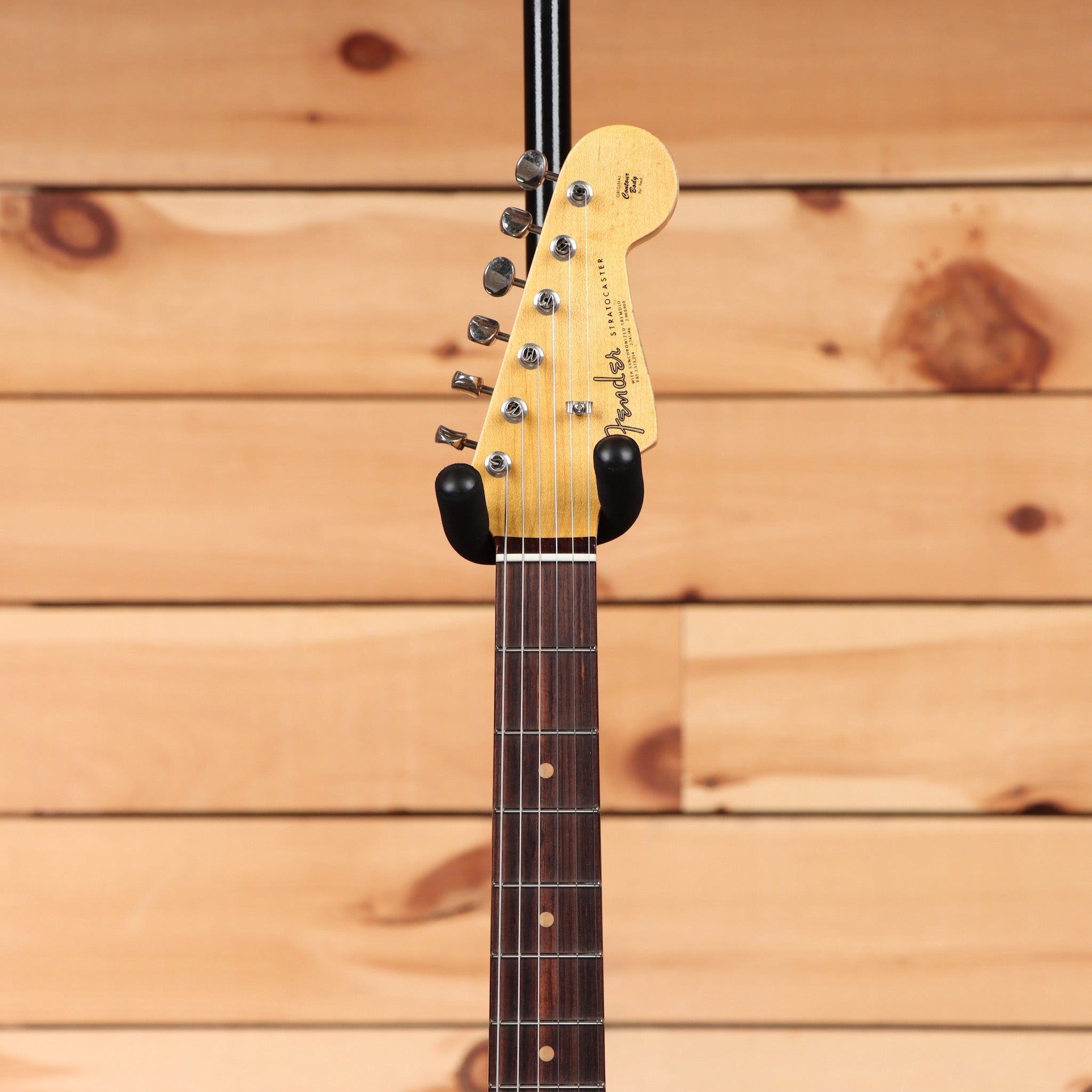 Fender Custom Shop Late 1962 Stratocaster Closet Classic Relic 3-Color Sunburst electric guitar with maple neck and single-coil pickups