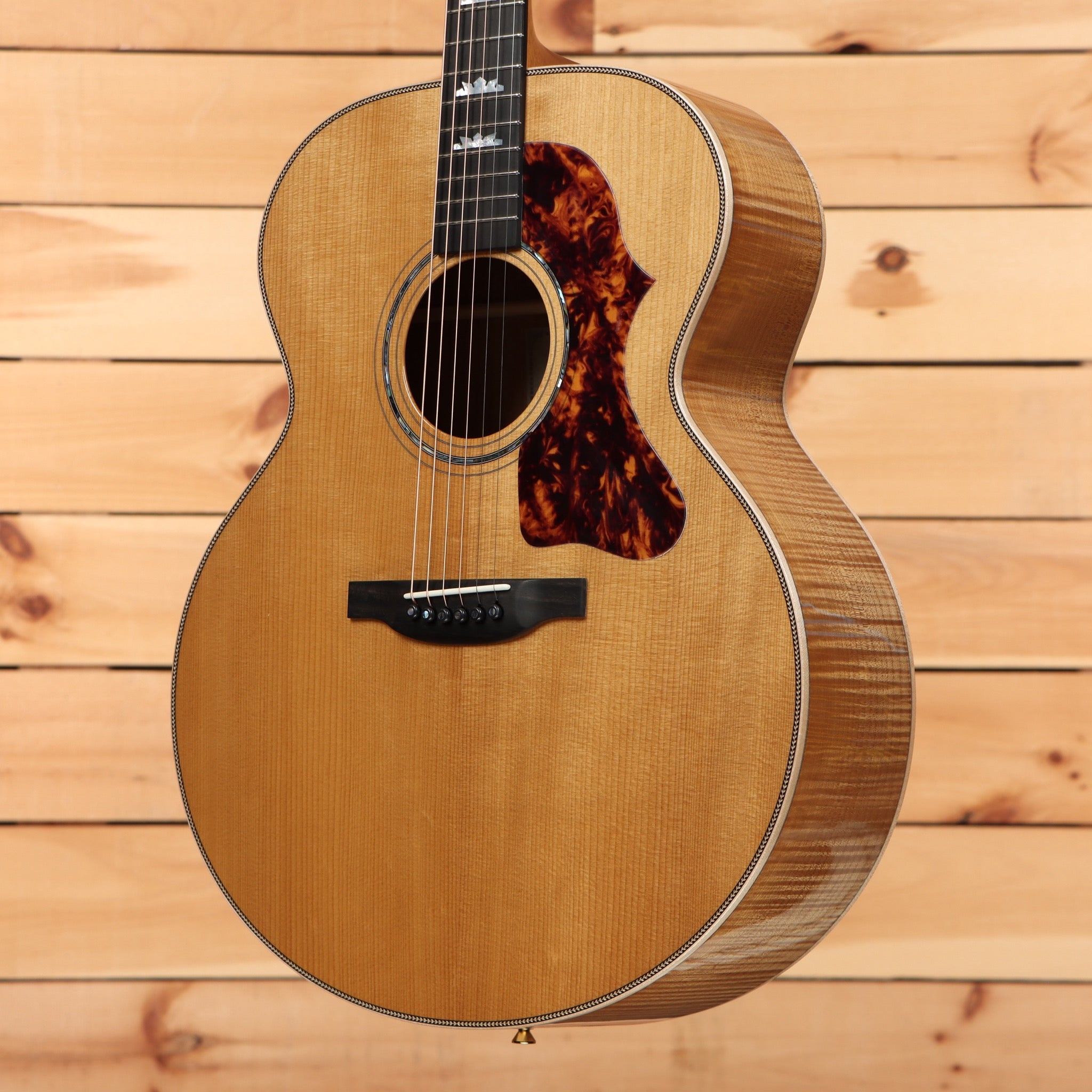 Boucher GR SG 163-T acoustic guitar natural finish with tortoiseshell pickguard