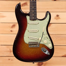 Fender Custom Shop Limited 1963 Sparkle Stratocaster Journeyman Relic electric guitar 3-color sunburst with single-coil pickups