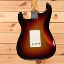 Fender Custom Shop Limited 1963 Sparkle Stratocaster Journeyman Relic electric guitar 3-color sunburst with single-coil pickups