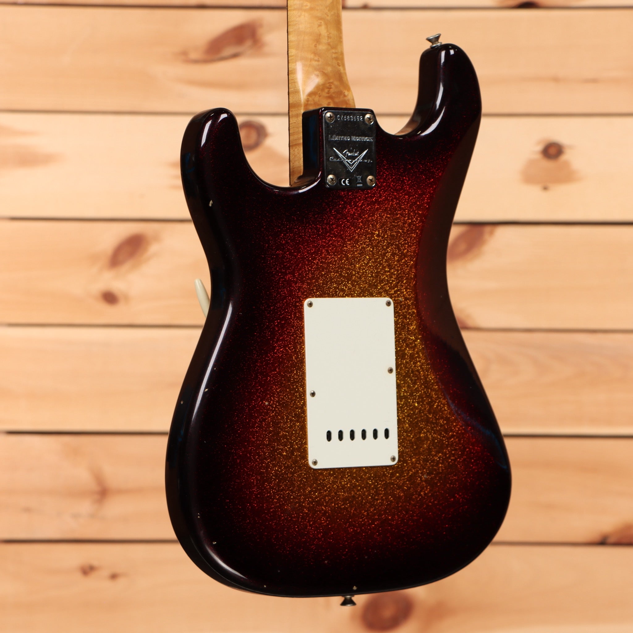 Fender Custom Shop Limited 1963 Sparkle Stratocaster Journeyman Relic 3-Color Sunburst electric guitar with white pickguard
