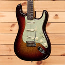 Fender Custom Shop 1963 Sparkle Stratocaster Journeyman Relic 3-Color Sunburst electric guitar with mint green pickguard