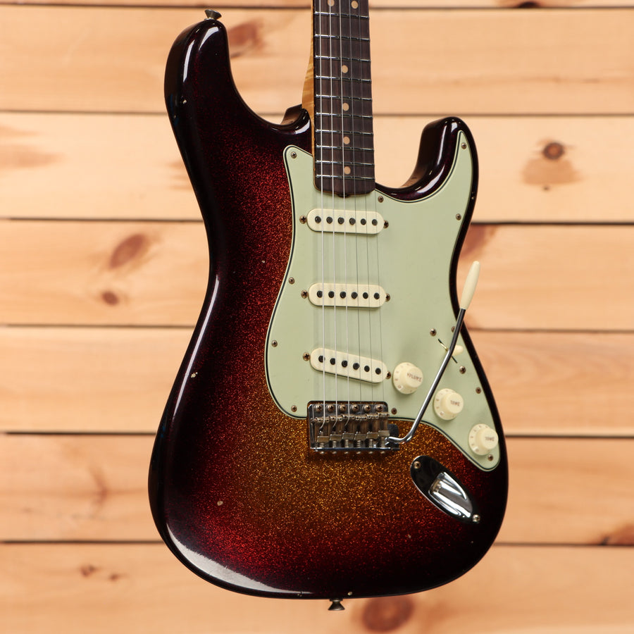 Fender Custom Shop Limited 1963 Sparkle Stratocaster Journeyman Relic electric guitar 3-Color Sunburst with mint green pickguard and single-coil pickups