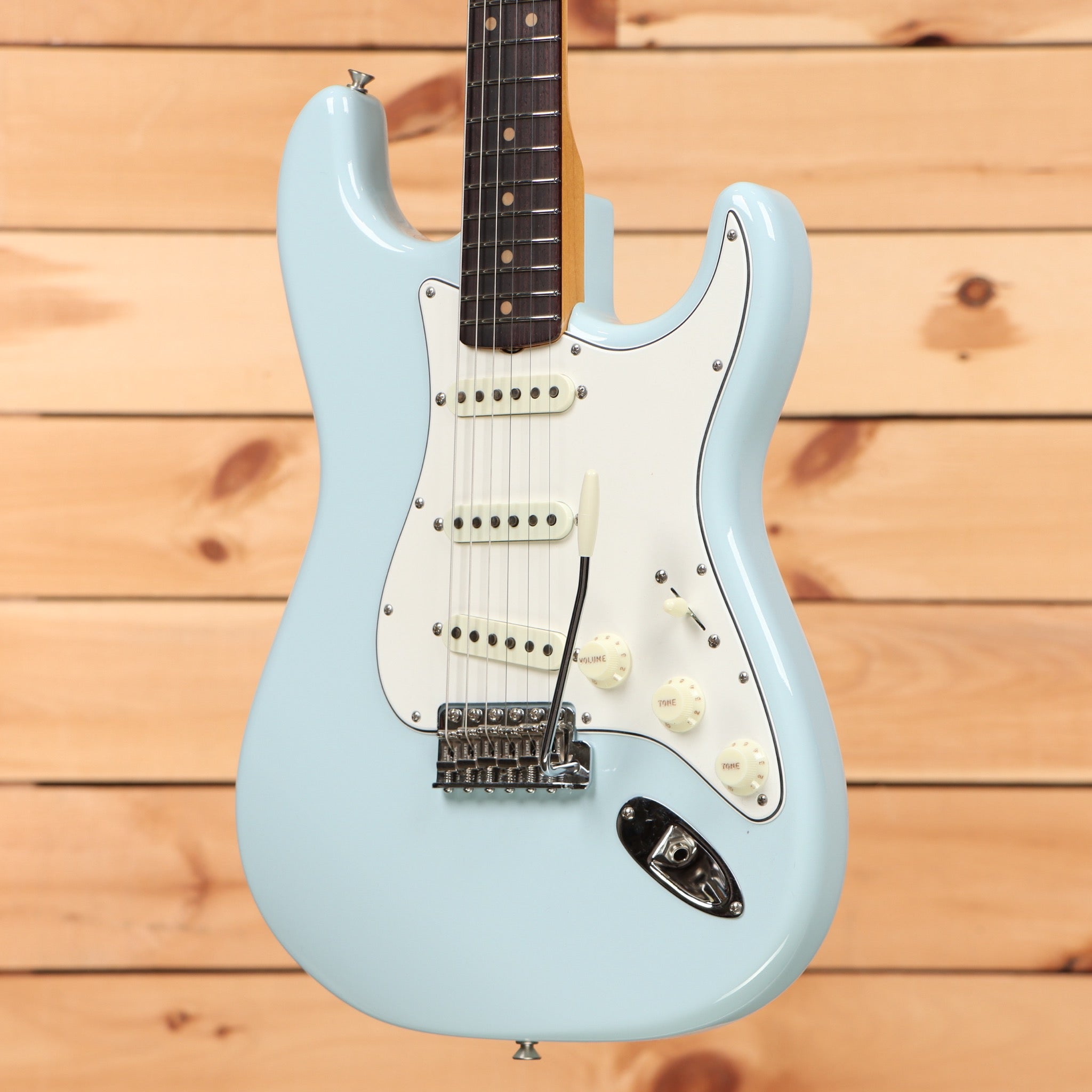 Fender Custom Shop Limited 1964 L Series Stratocaster electric guitar Faded Sonic Blue with single-coil pickups