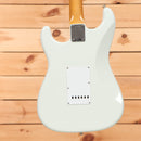 Fender Custom Shop Limited '64 L-Series Stratocaster electric guitar Aged Olympic White with single-coil pickups