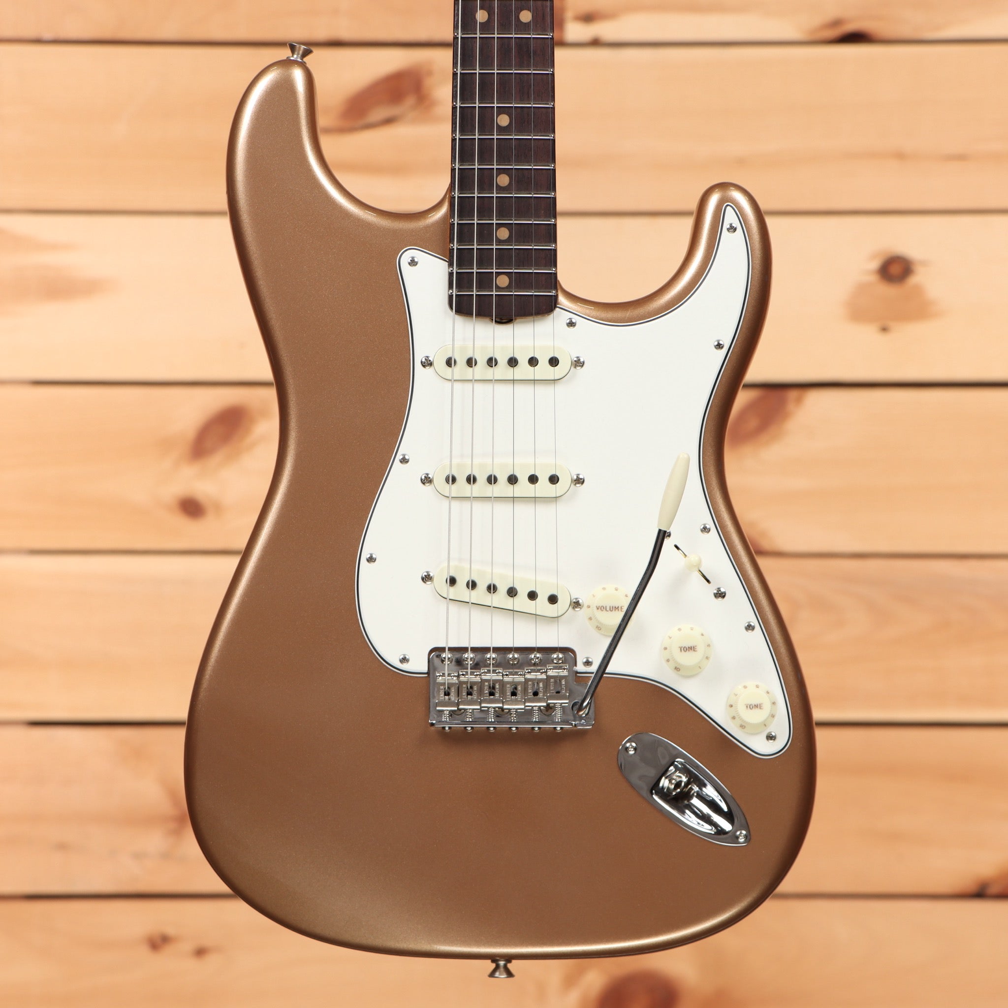 Fender Custom Shop 1964 L-Series Stratocaster electric guitar Firemist Gold with three single-coil pickups