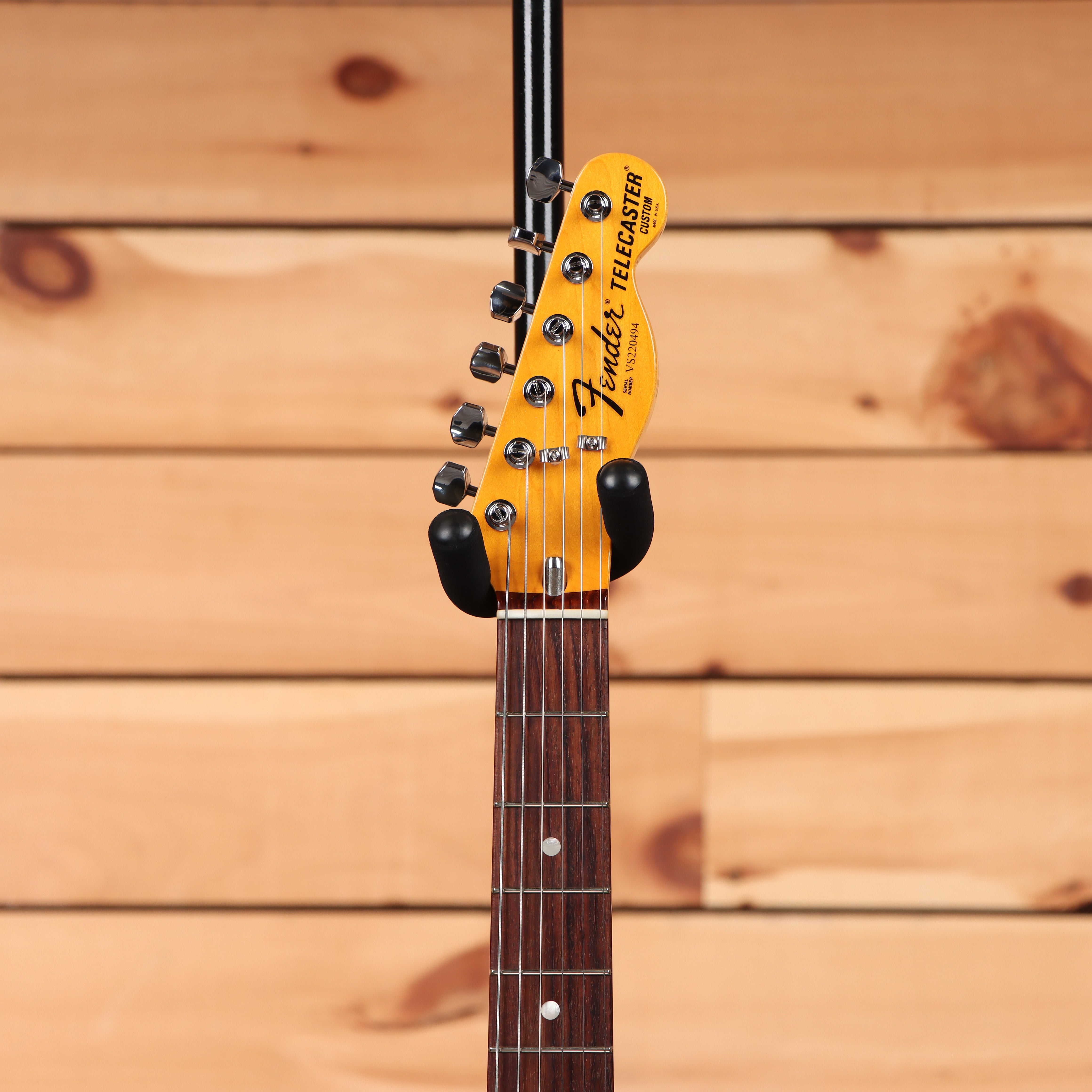 Fender American Vintage II 1977 Telecaster Custom pre-owned electric guitar Olympic White with single-coil pickups