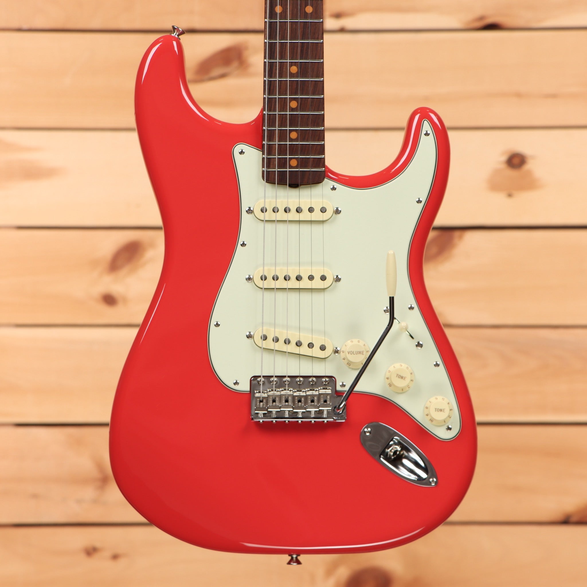 Fender American Vintage II 1961 Stratocaster electric guitar Fiesta Red pre-owned with single-coil pickups