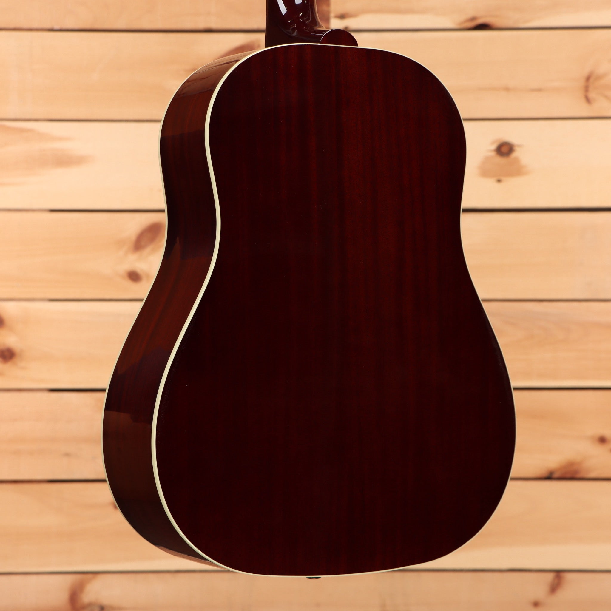 Gibson J45 Standard acoustic guitar honeyburst finish with white binding detail