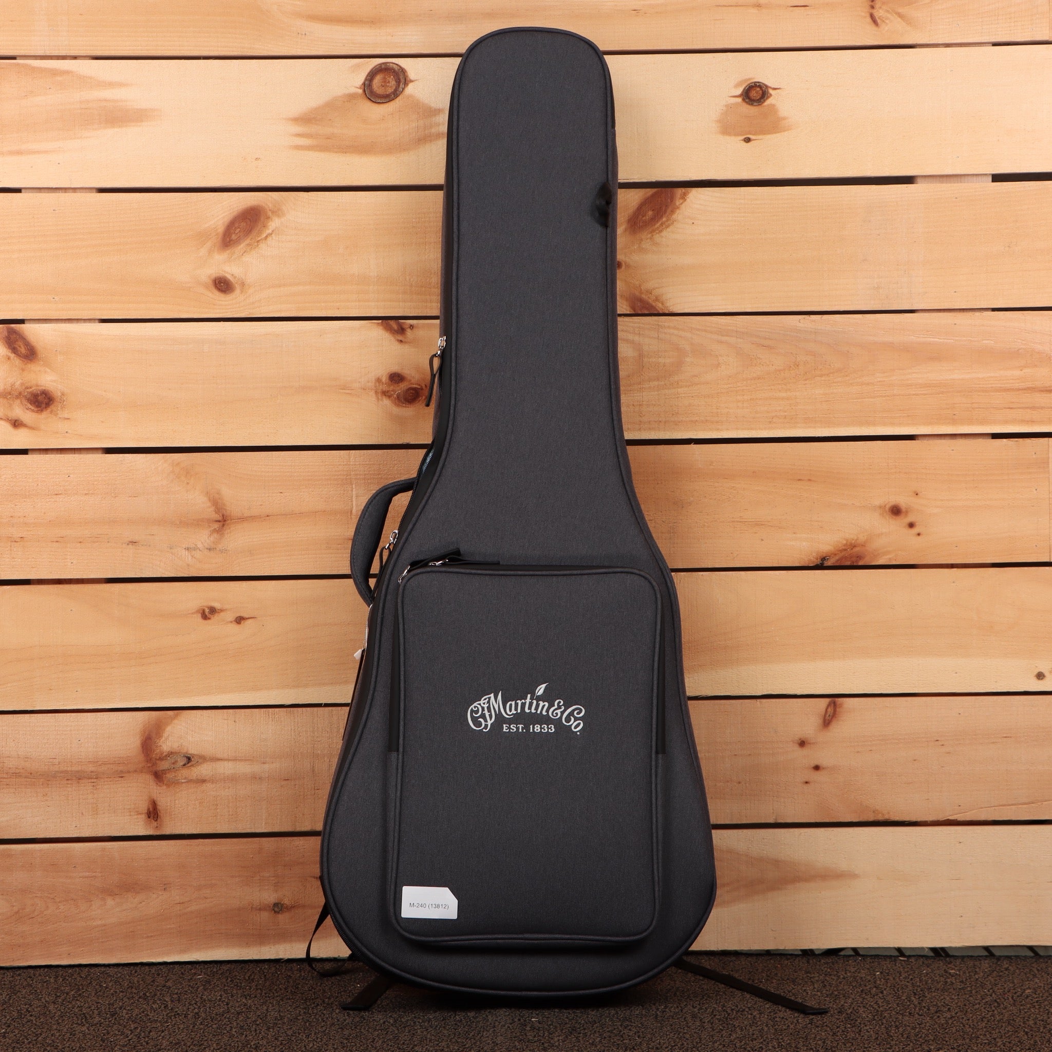 Martin 000CJR10E concert acoustic guitar satin natural with padded gig bag