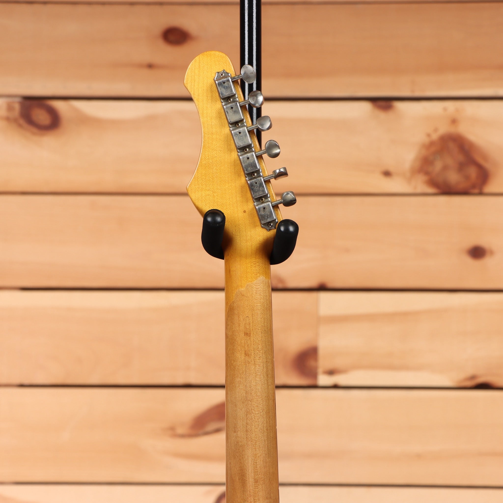 Shabat Lynx Standard electric guitar Cosmic Blue Colorshifting pre-owned with maple neck and black headstock details