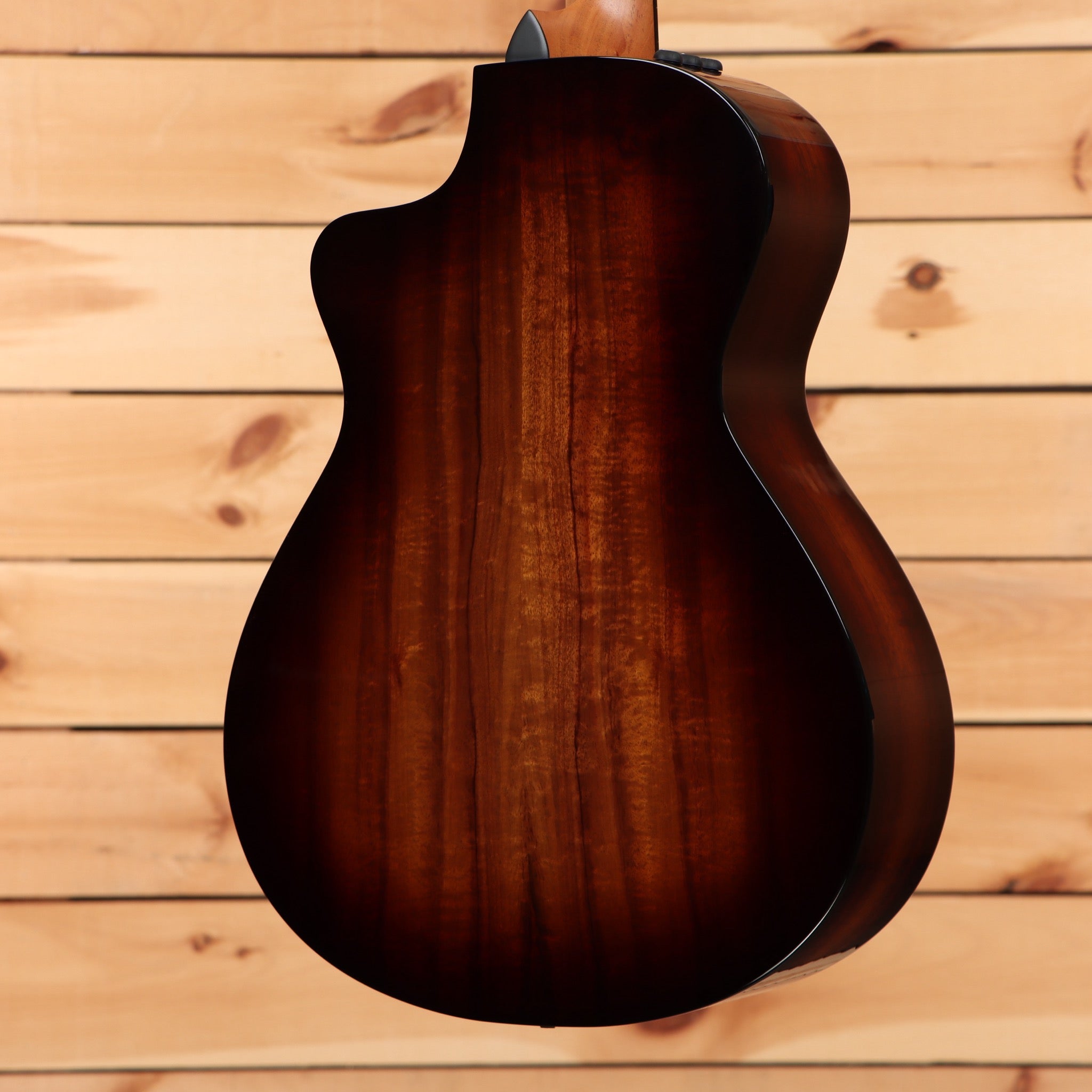 Taylor 222cek DLX acoustic guitar Shaded Edgeburst with venetian cutaway