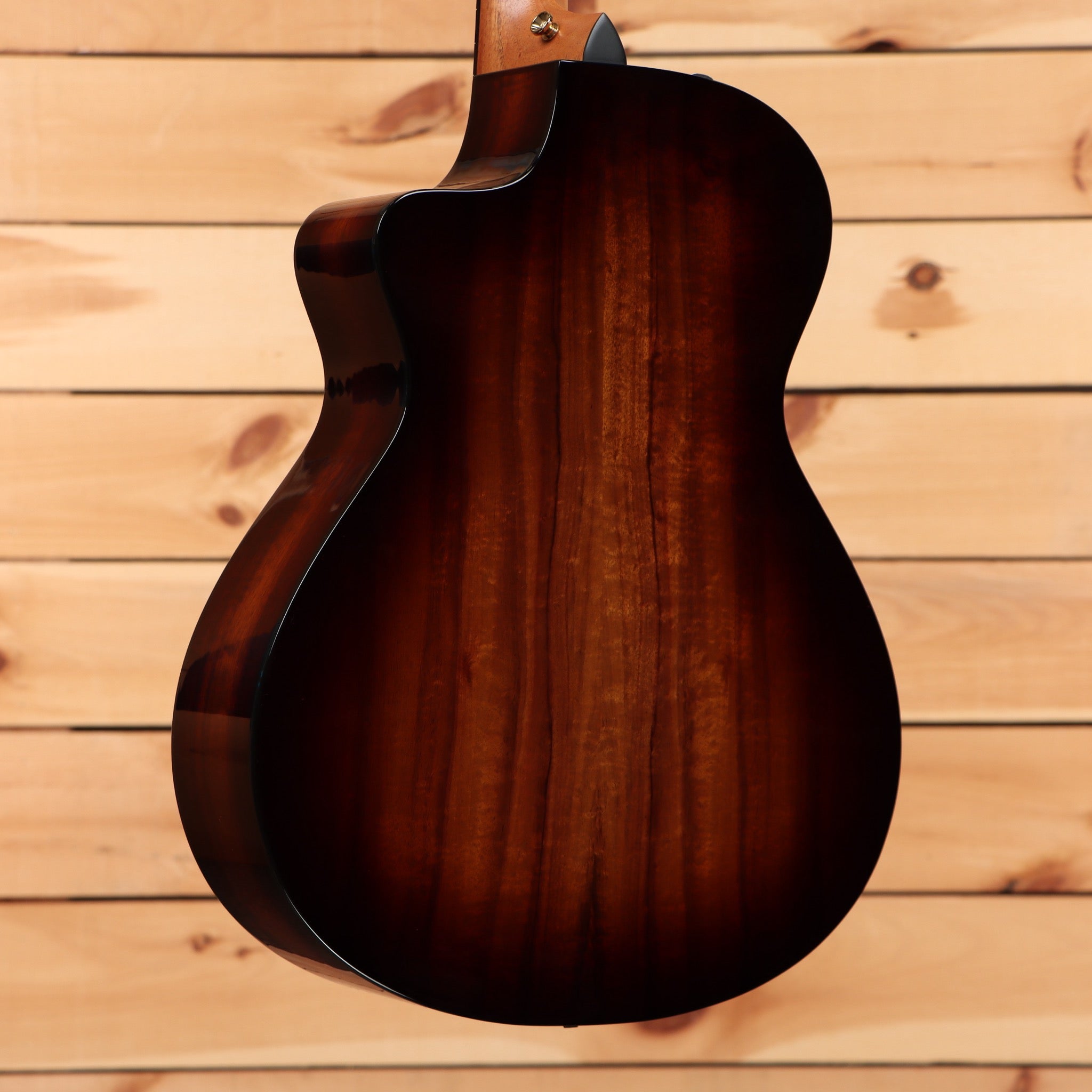 Taylor 222cek-dlx acoustic guitar Shaded Edgeburst finish with venetian cutaway