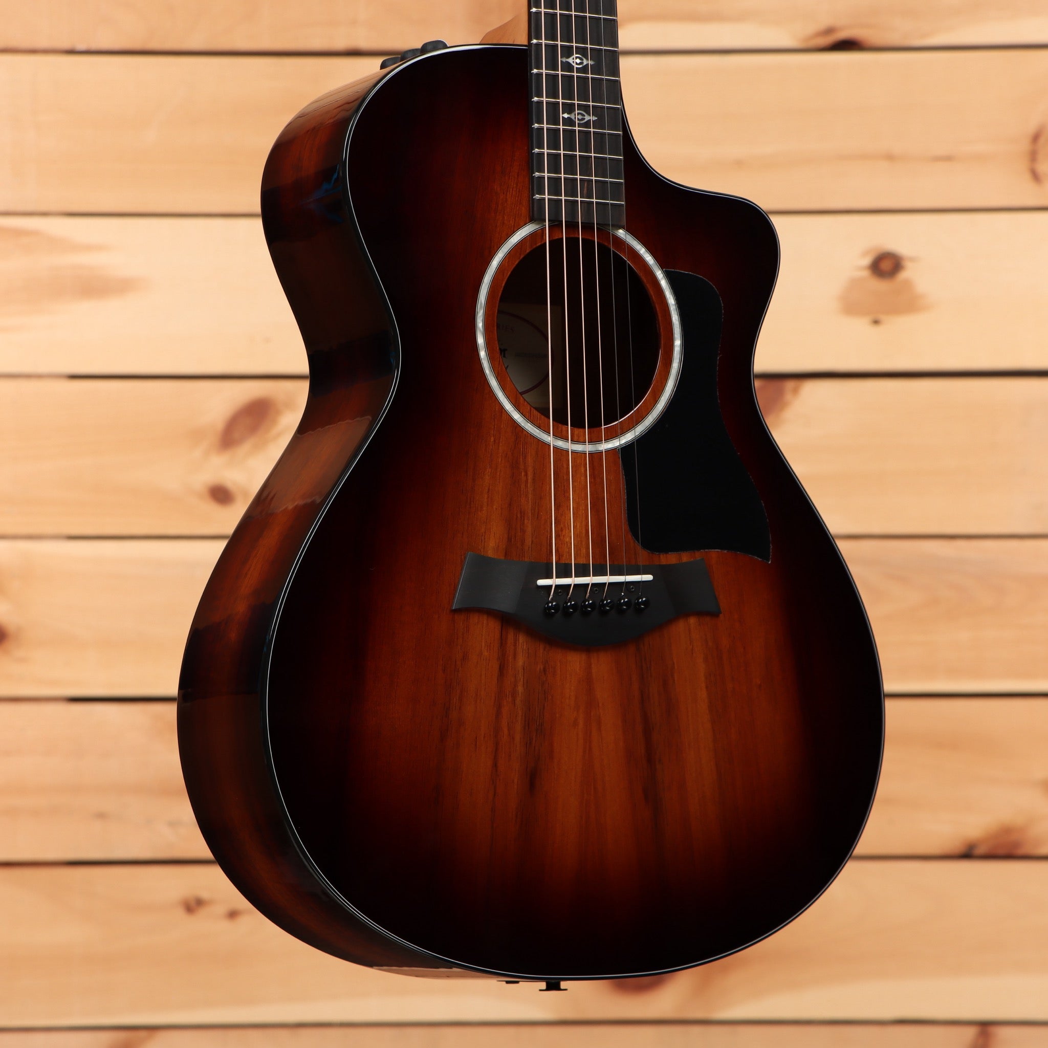 Taylor 222cek Dlx acoustic guitar Shaded Edgeburst finish with venetian cutaway