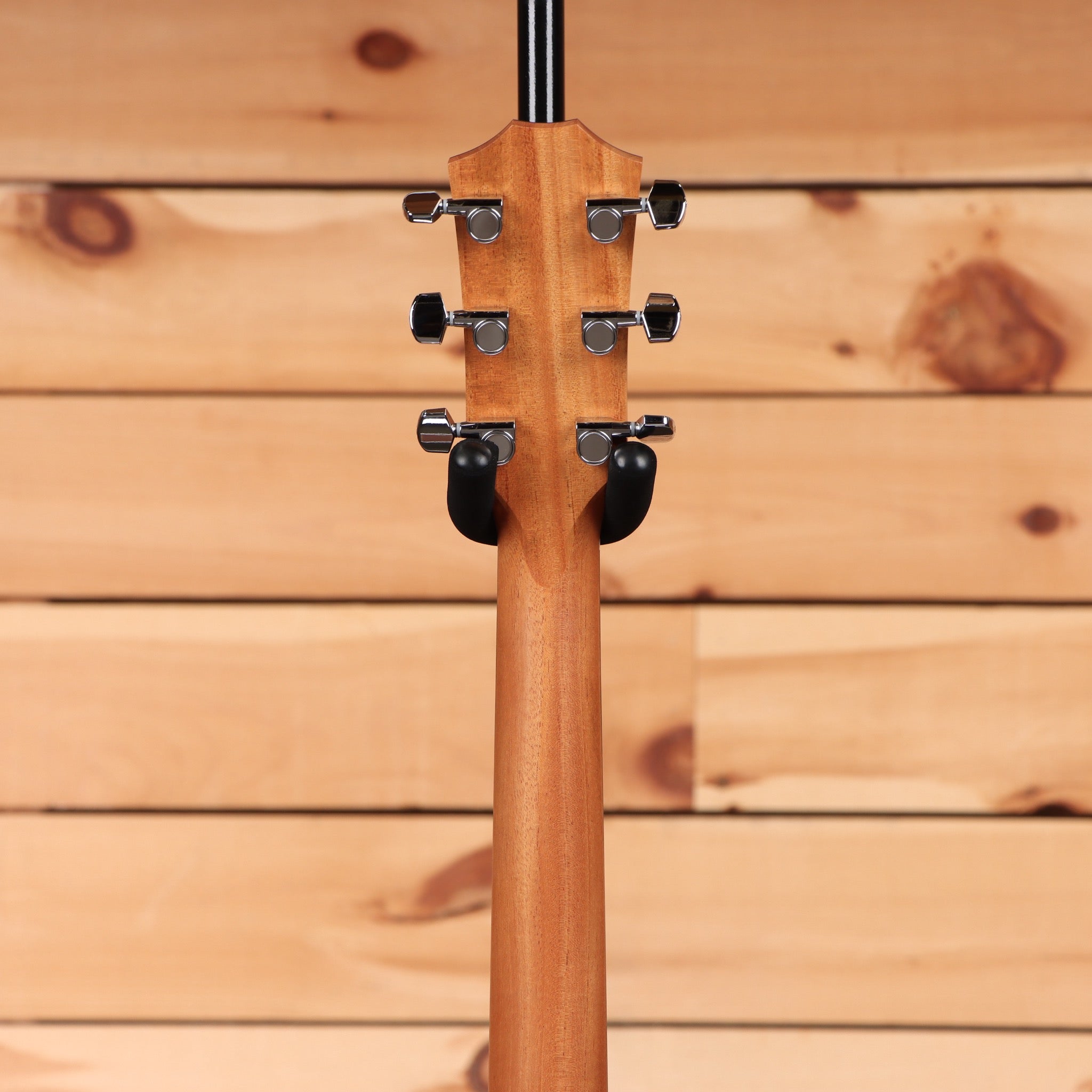 Taylor 210ce Grand Auditorium acoustic guitar natural finish with chrome tuners