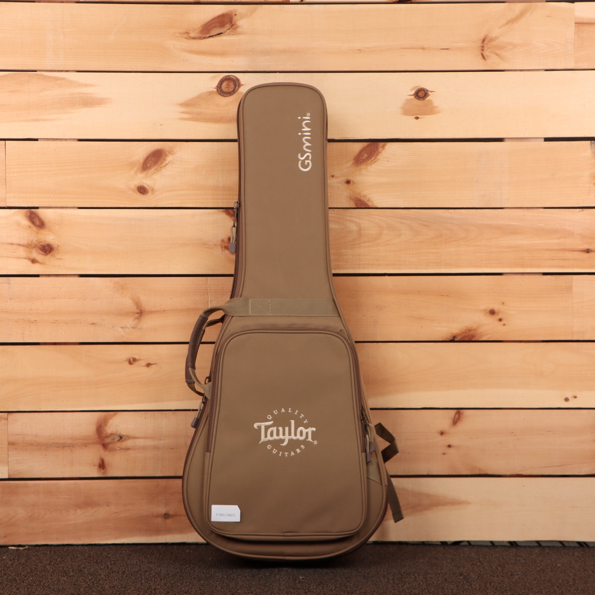 Taylor GS Mini Mahogany acoustic guitar with Ssmini gig bag case in natural finish