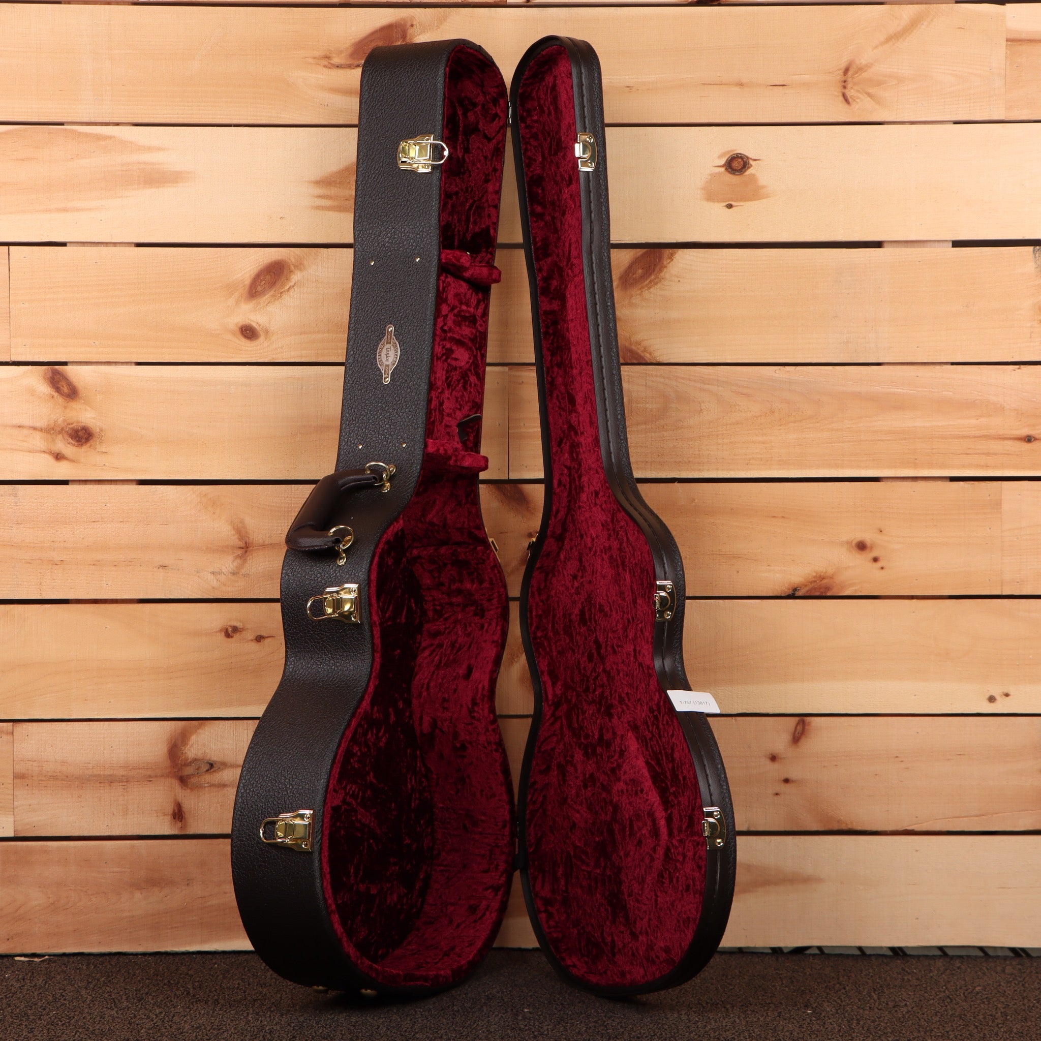 Taylor 614ce Grand Auditorium acoustic guitar natural finish with hardshell case