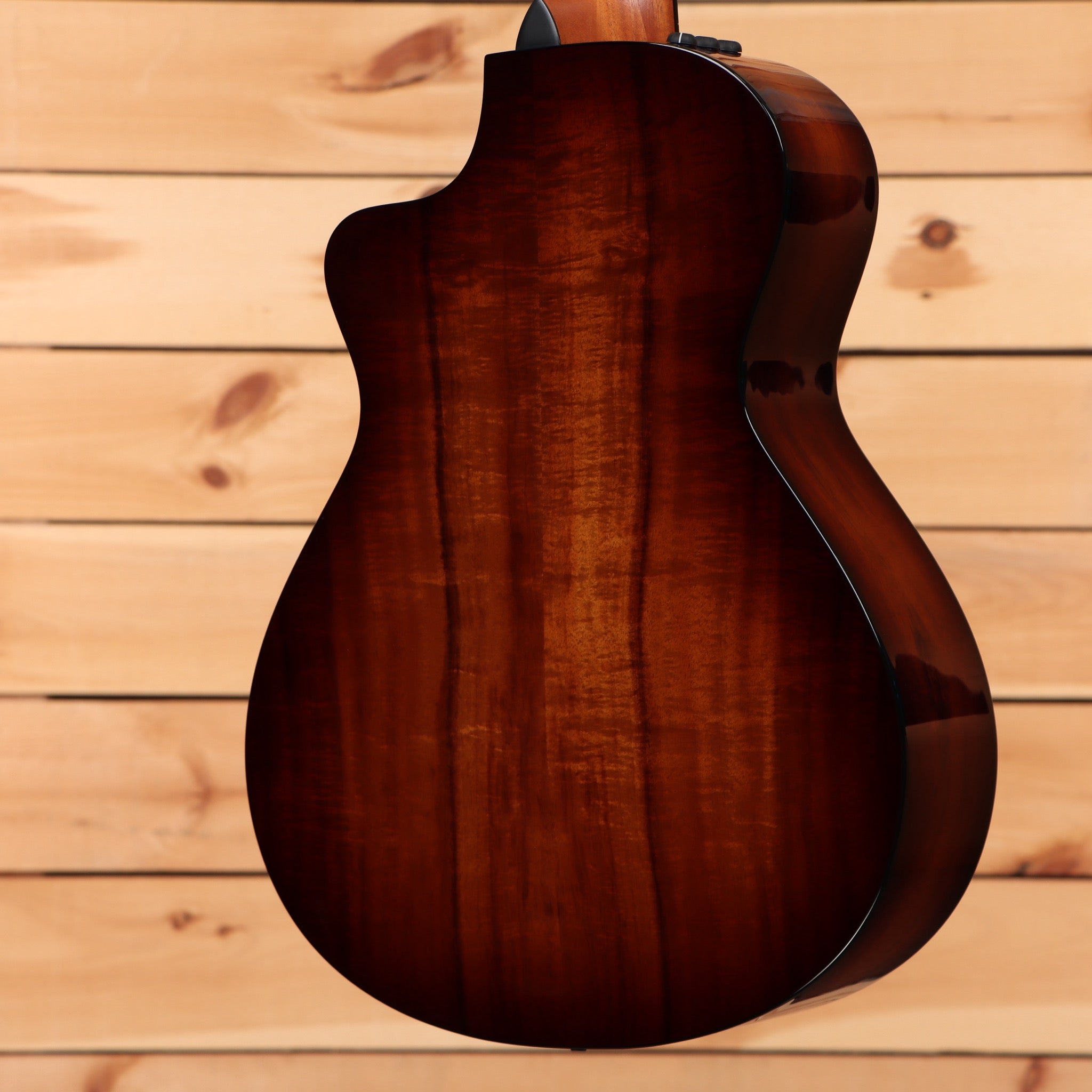 Taylor 222cek Dlx acoustic guitar pre-owned shaded edgeburst finish with cutaway body