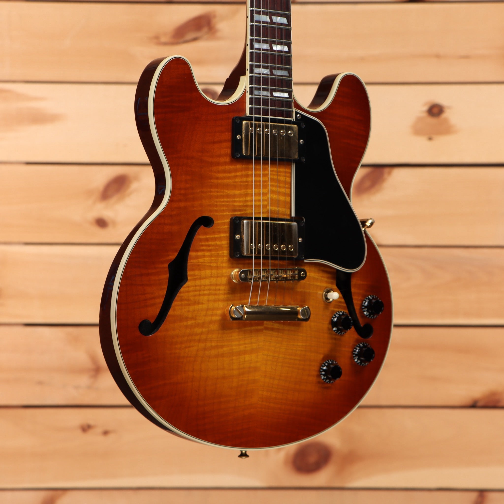 Gibson ES-346 semi-hollow electric guitar gingerburst finish with dual humbuckers and f-holes