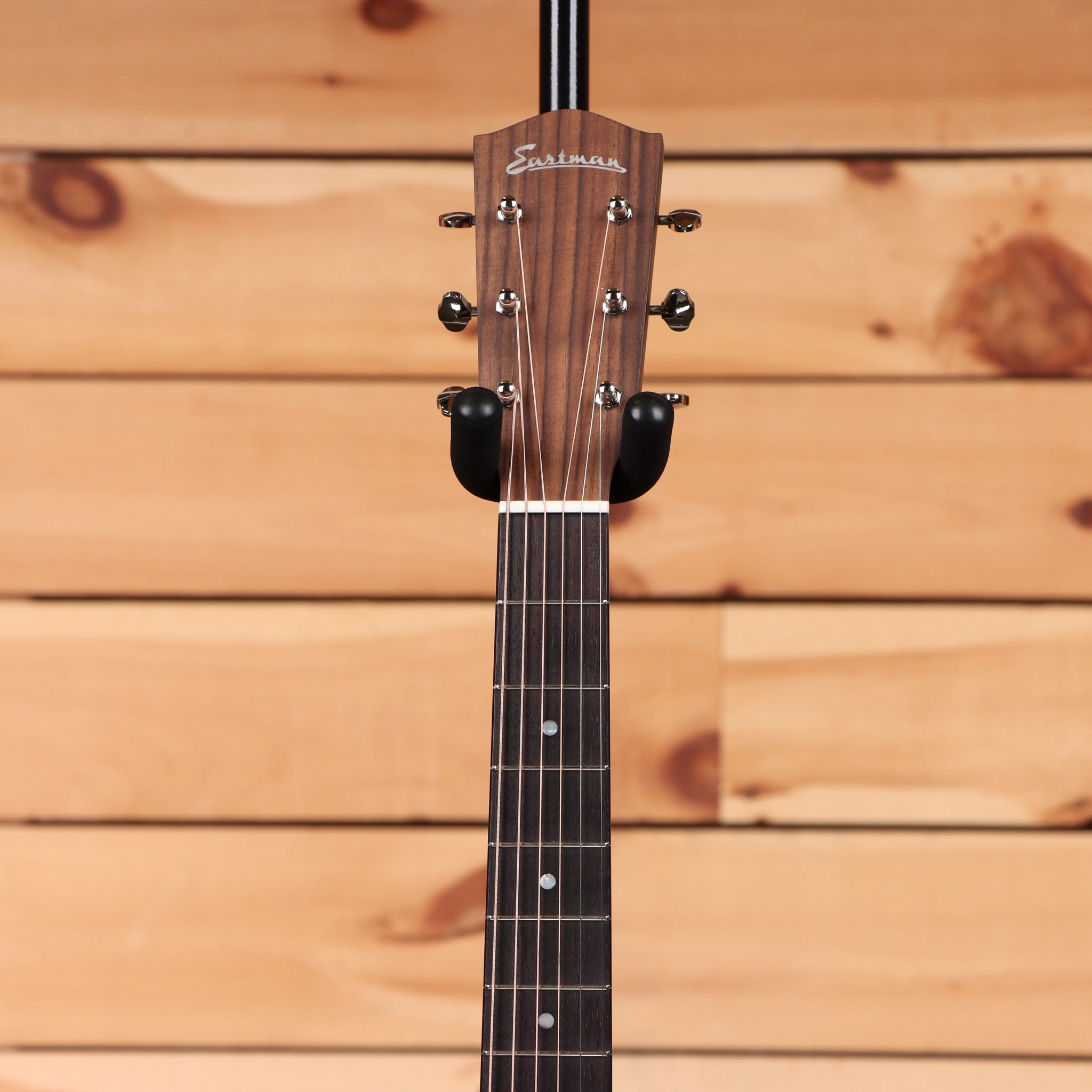 Eastman E20SSTC dreadnought acoustic guitar sunburst finish with rosewood fretboard