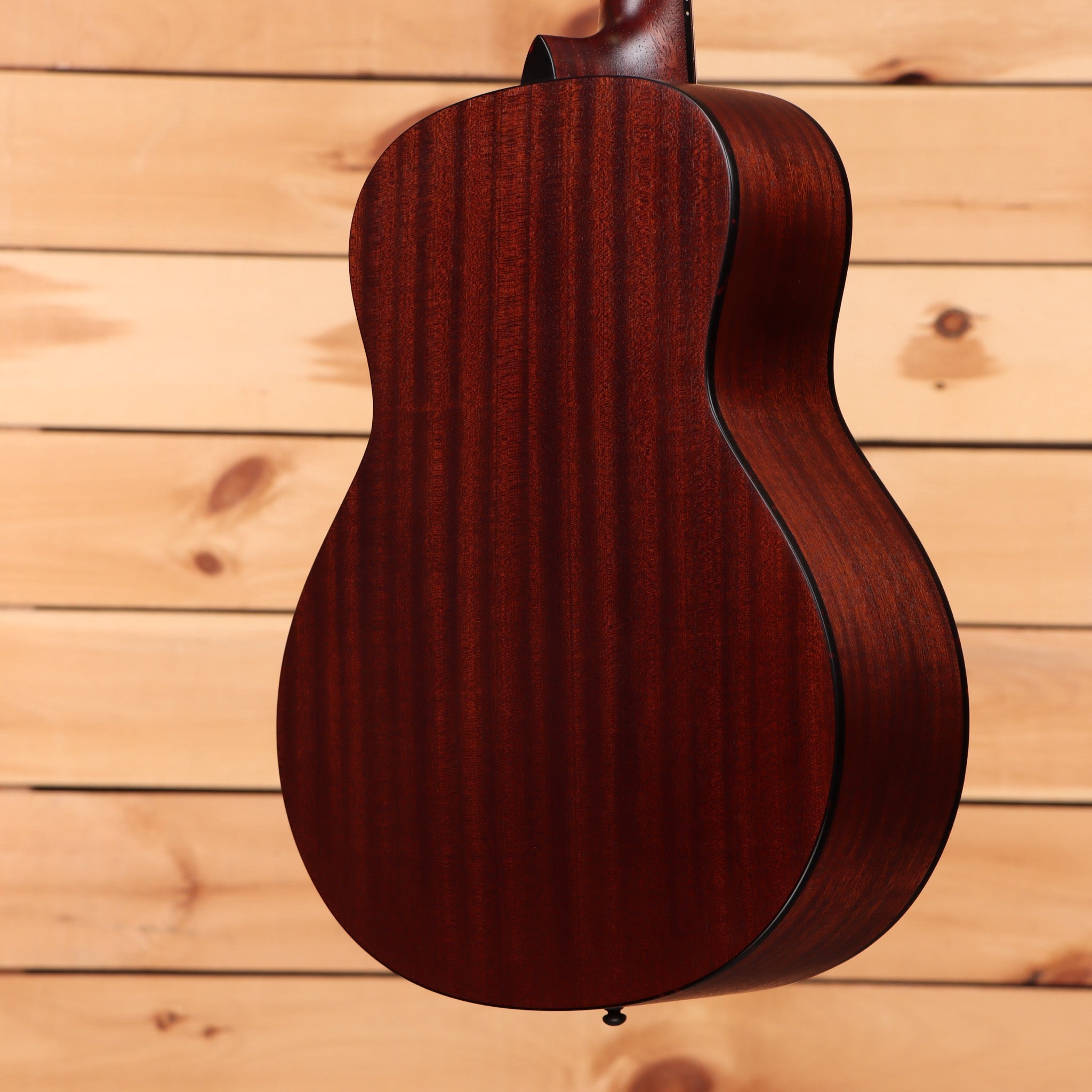 Eastman ACTG1 dreadnought acoustic guitar natural finish with figured mahogany back