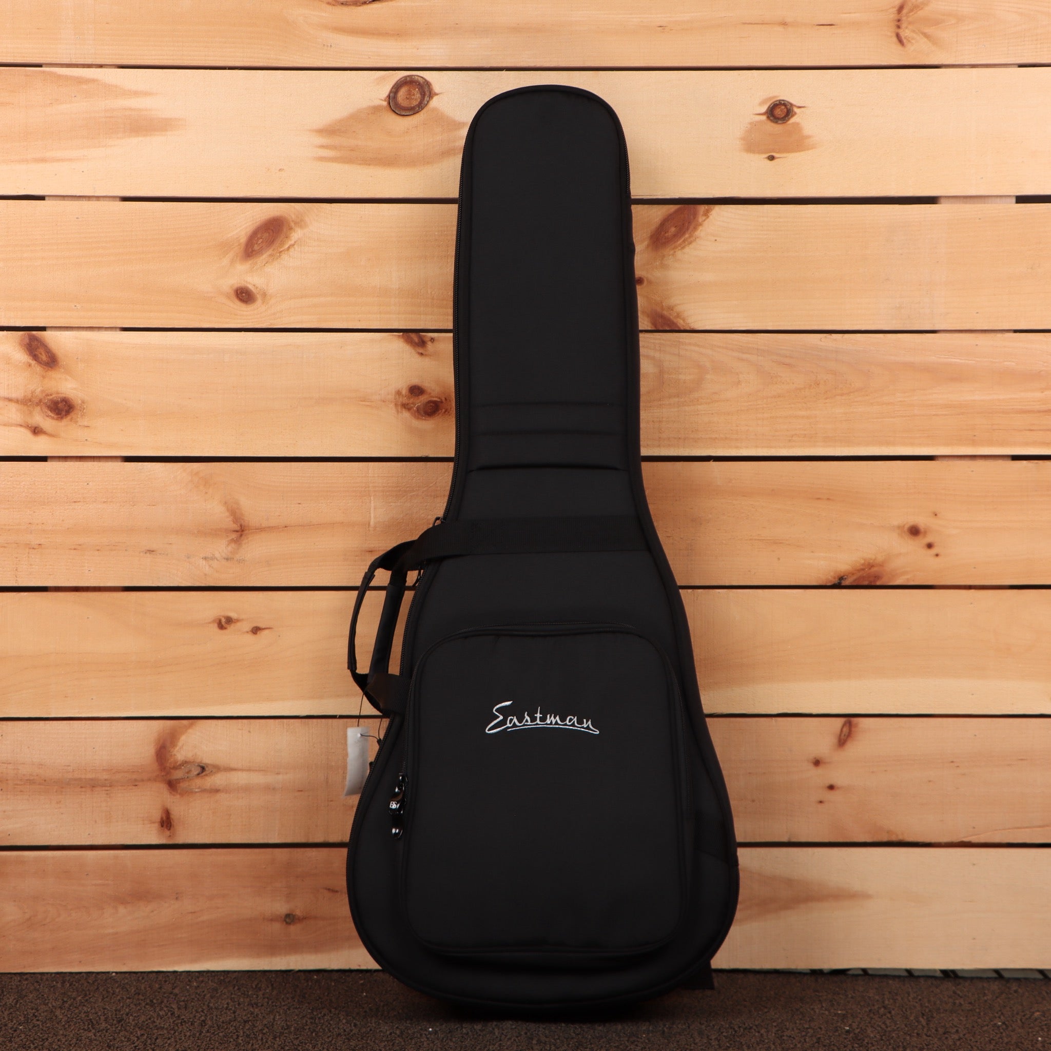Eastman ACTG1 classical acoustic guitar natural finish with padded gig bag