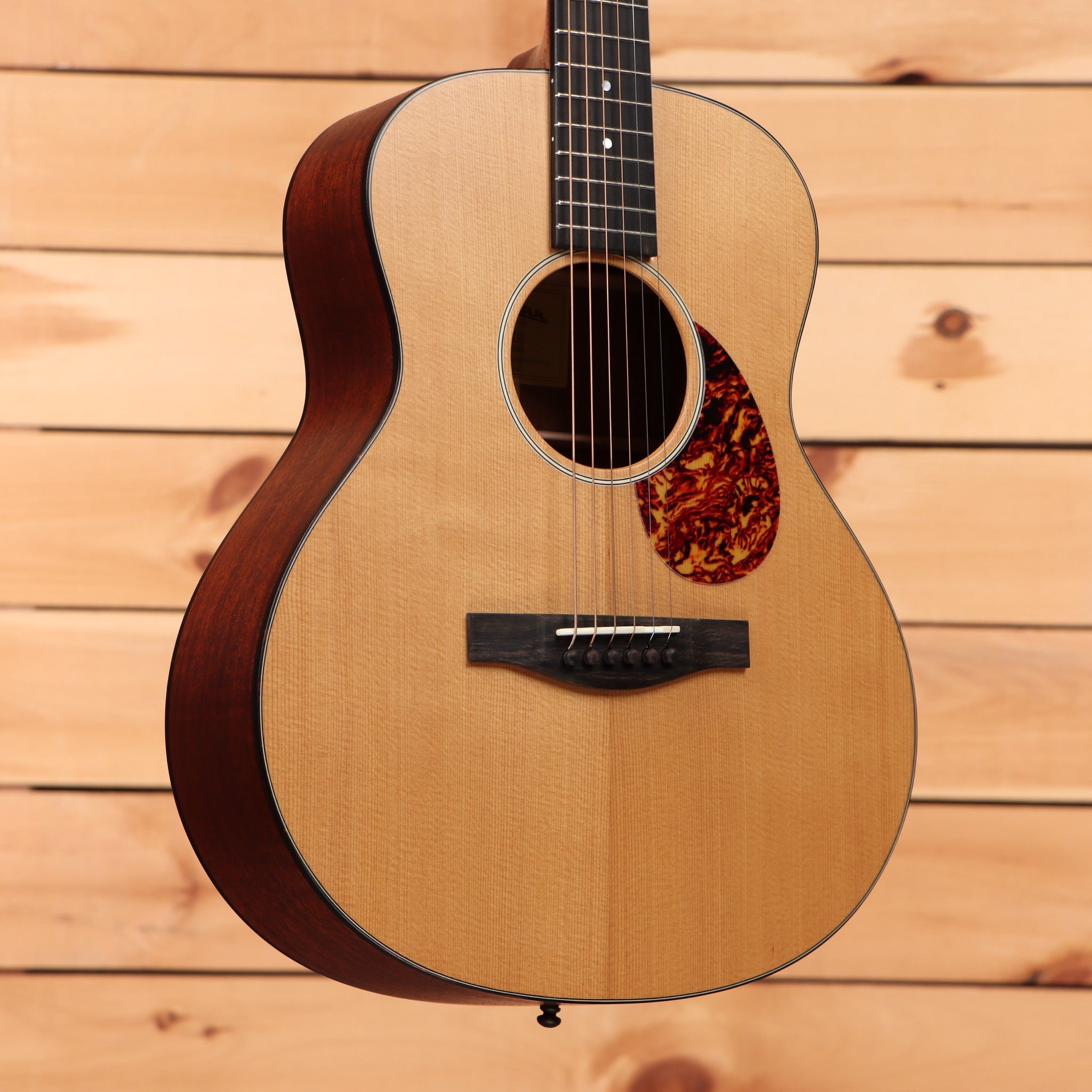 Eastman ACTG1 acoustic guitar natural finish with tortoiseshell pickguard