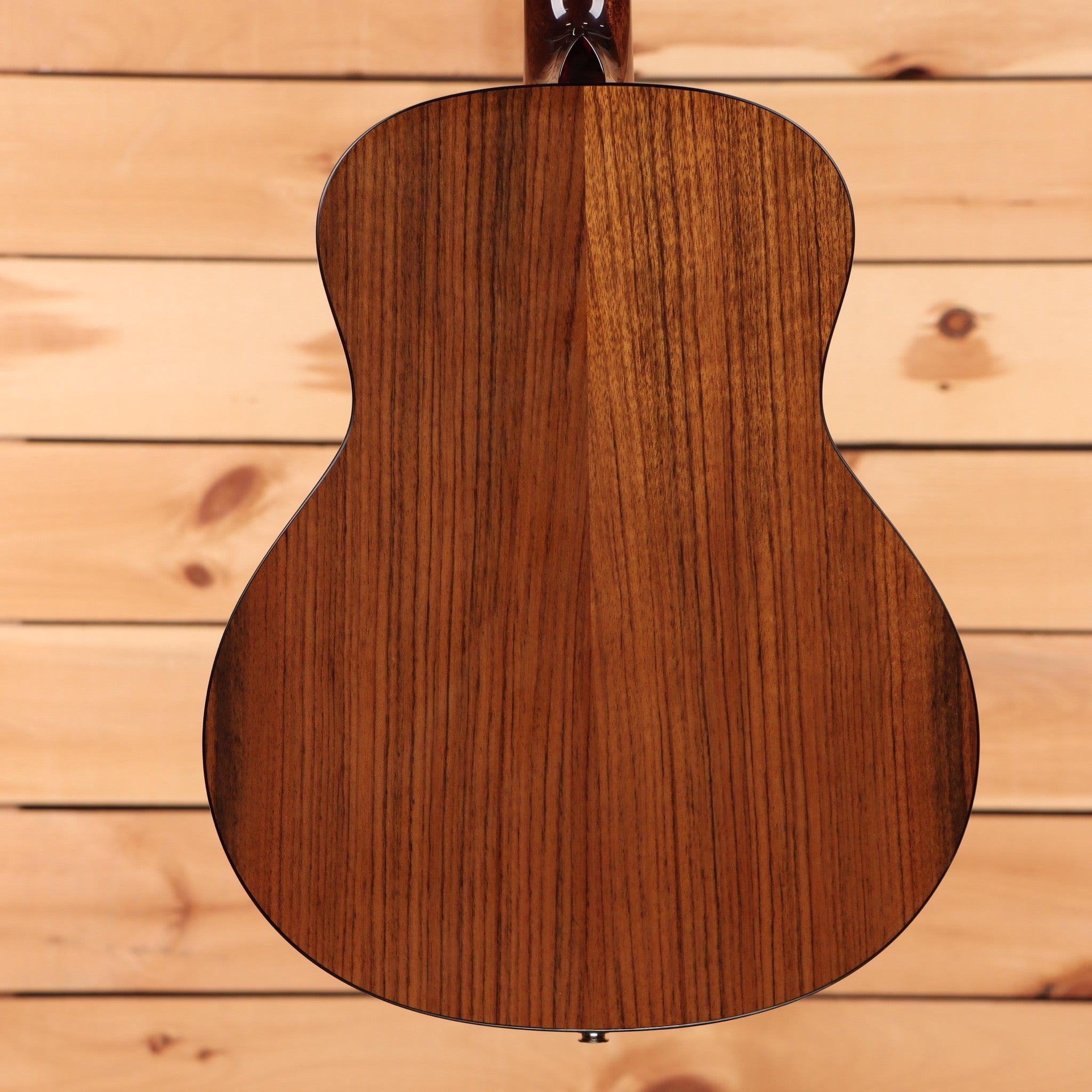 Eastman ACTG2EDLX acoustic guitar natural finish with solid wood back and sides