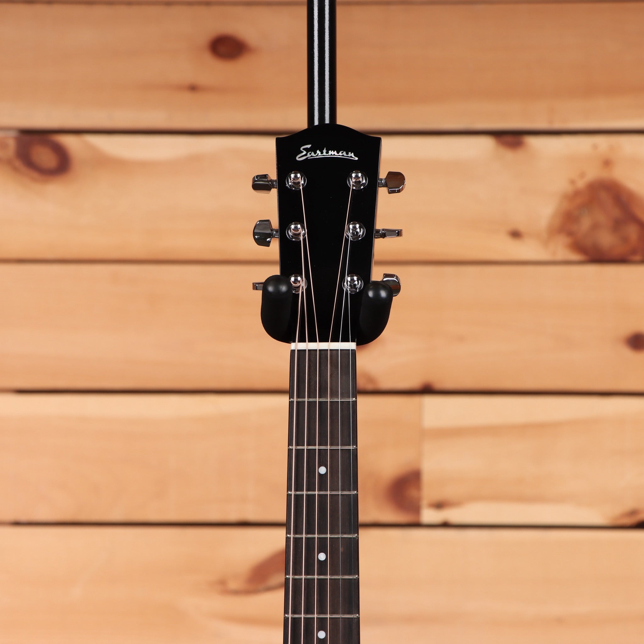 Eastman ACTG2EDLX acoustic guitar natural finish with rosewood fretboard and chrome hardware