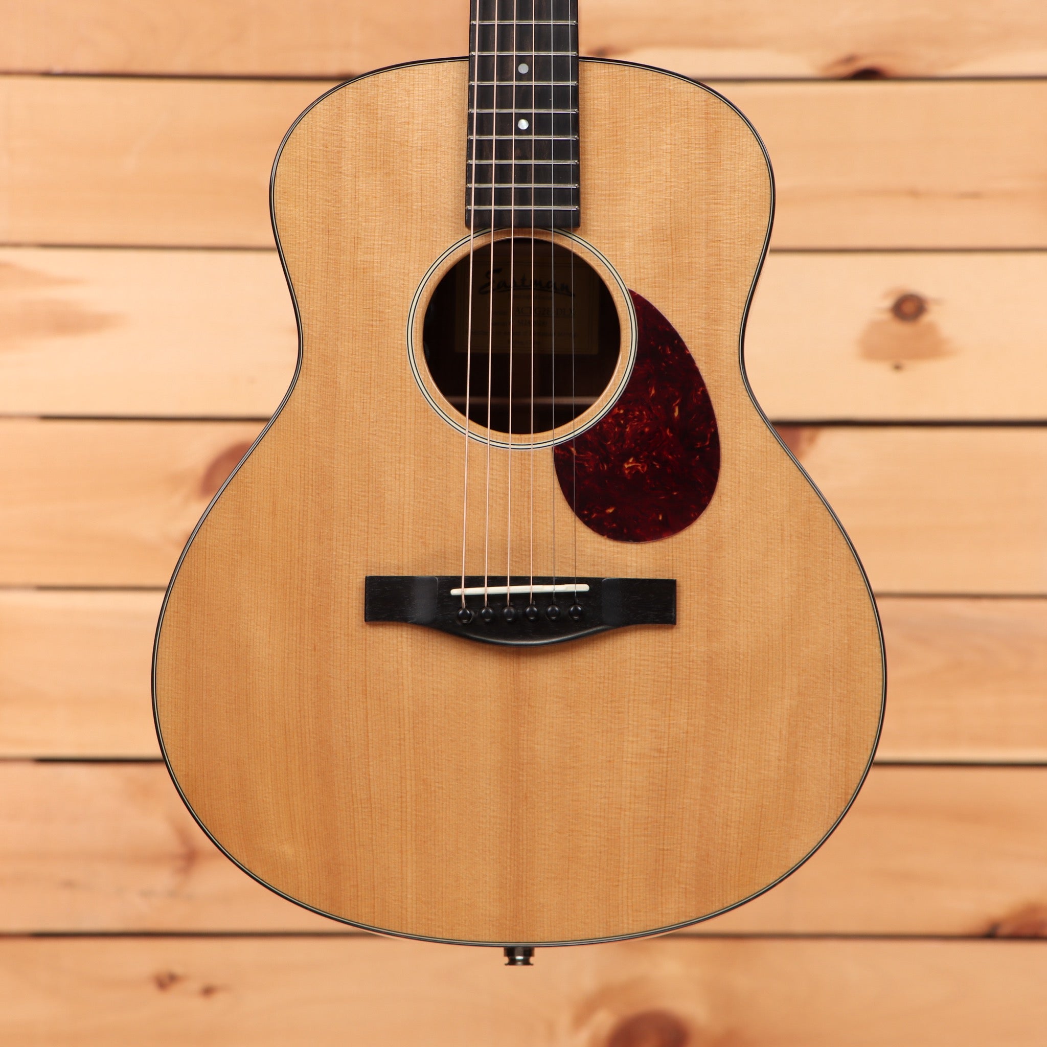 Eastman AC3G2EDL-X dreadnought acoustic guitar natural finish with tortoiseshell pickguard