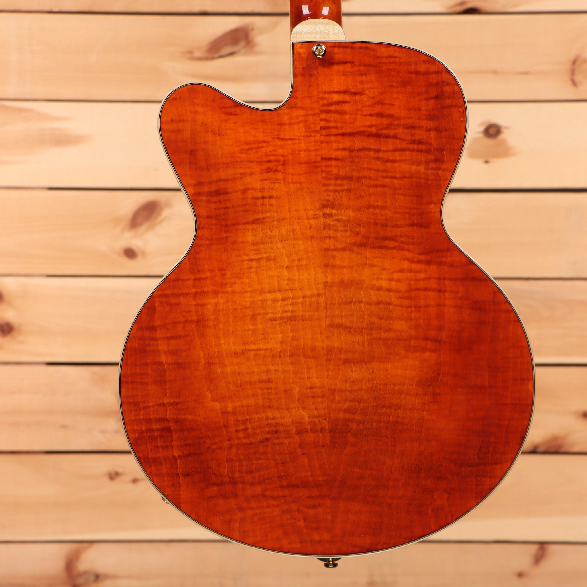 Eastman AR580CEHB semi-hollow electric guitar Honeyburst with flamed maple top and f-holes