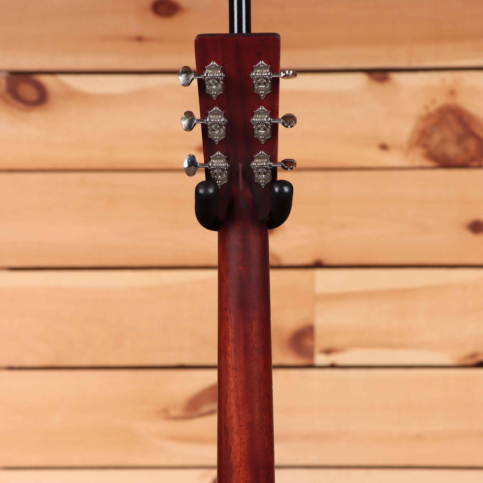 Eastman E10DTC dreadnought acoustic guitar natural finish with chrome tuning machines