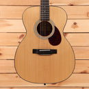 Eastman E10OM-TC acoustic guitar natural finish with tortoiseshell pickguard