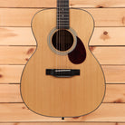 Eastman E10OM-TC acoustic guitar natural finish with tortoiseshell pickguard