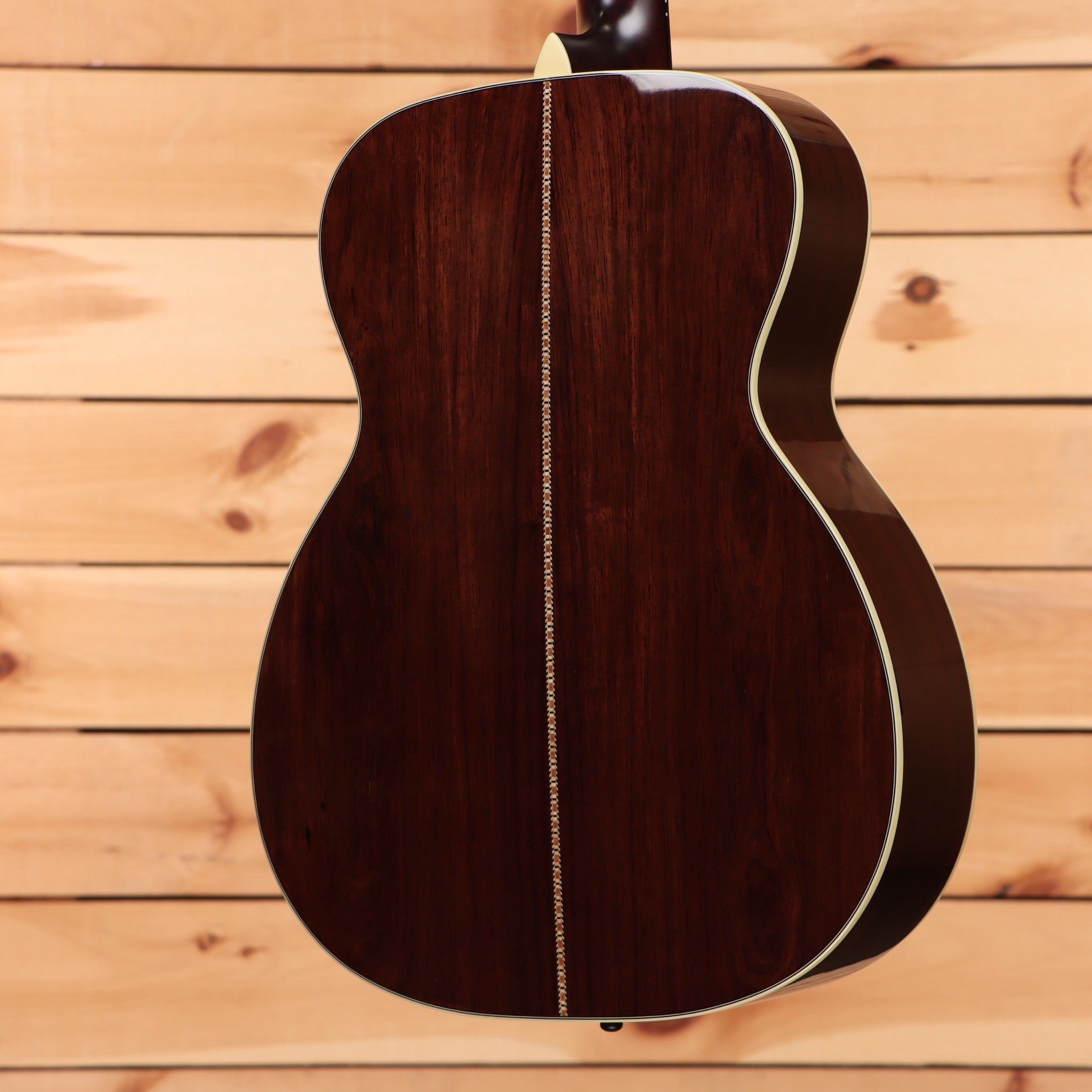 Eastman E20OM acoustic guitar natural finish with abalone center strip back