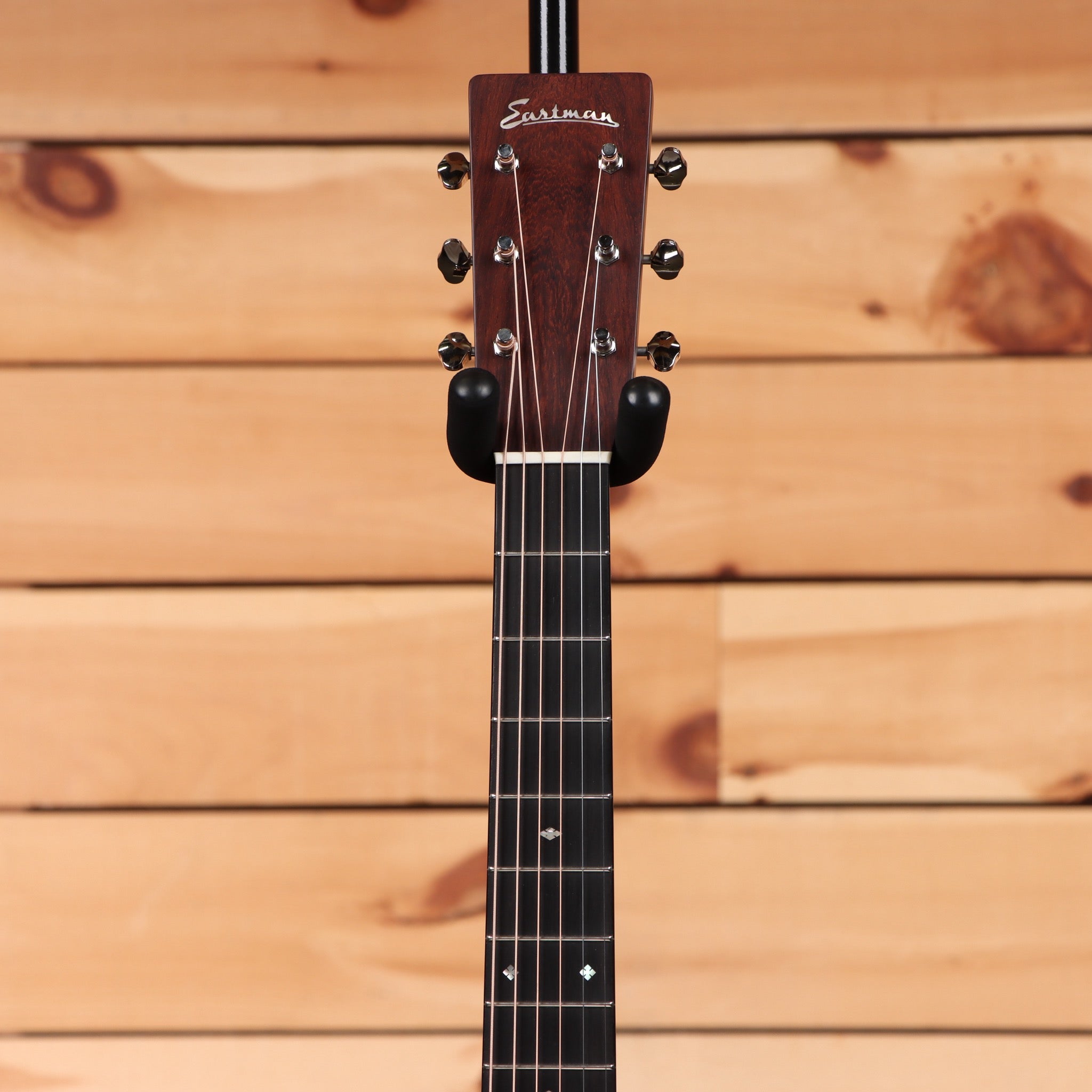 Eastman E20OMMRTC 12-string acoustic guitar natural finish with rosewood fretboard
