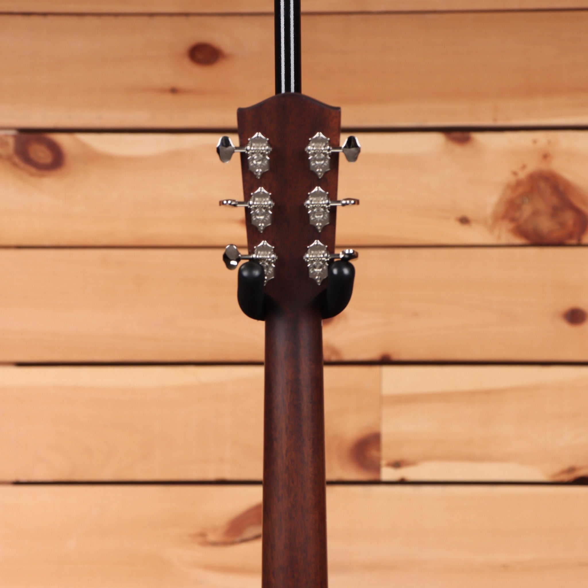 Eastman E20SSTC acoustic guitar sunburst finish with ornate slotted headstock tuners