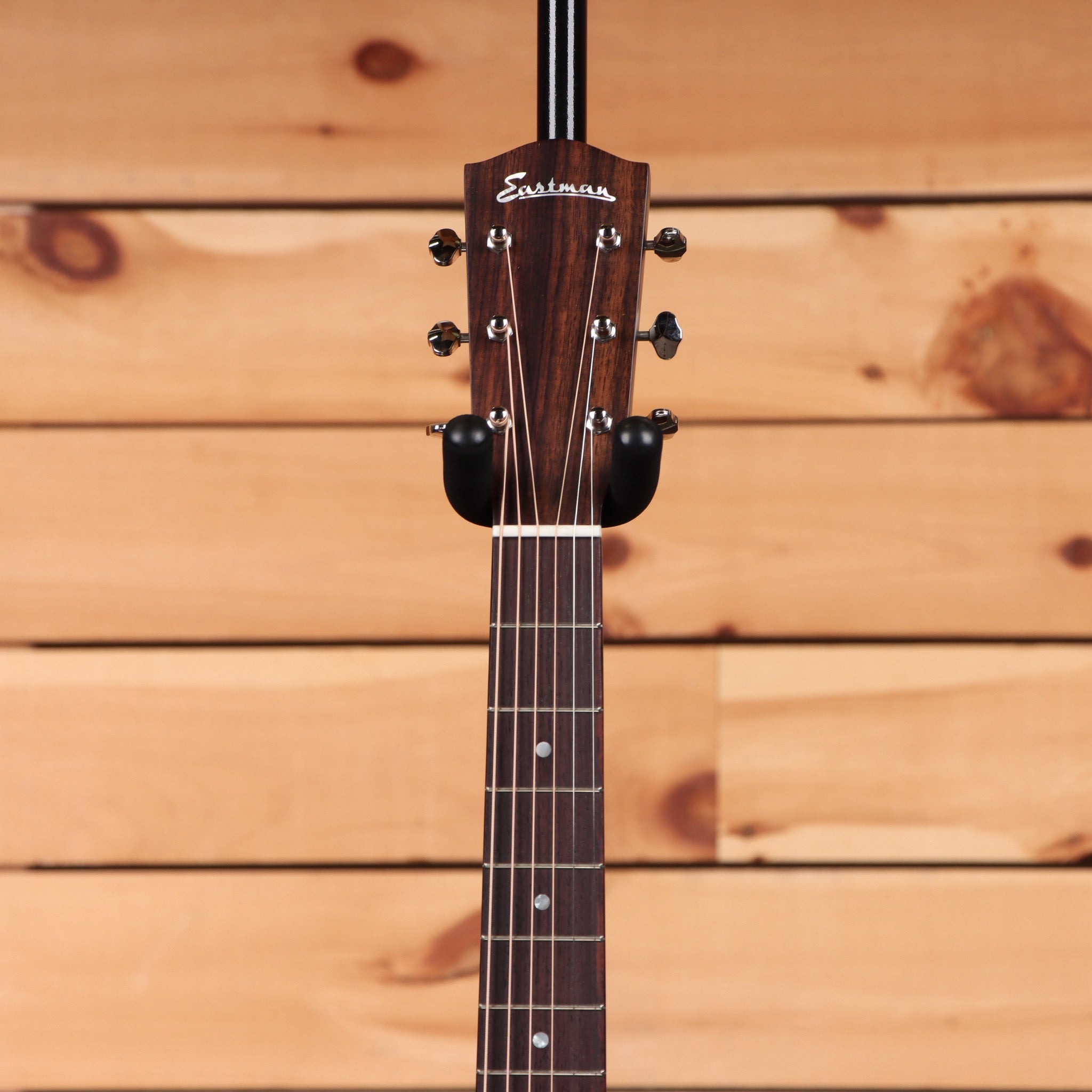 Eastman E20SSTC acoustic guitar sunburst finish with rosewood fretboard and black headstock