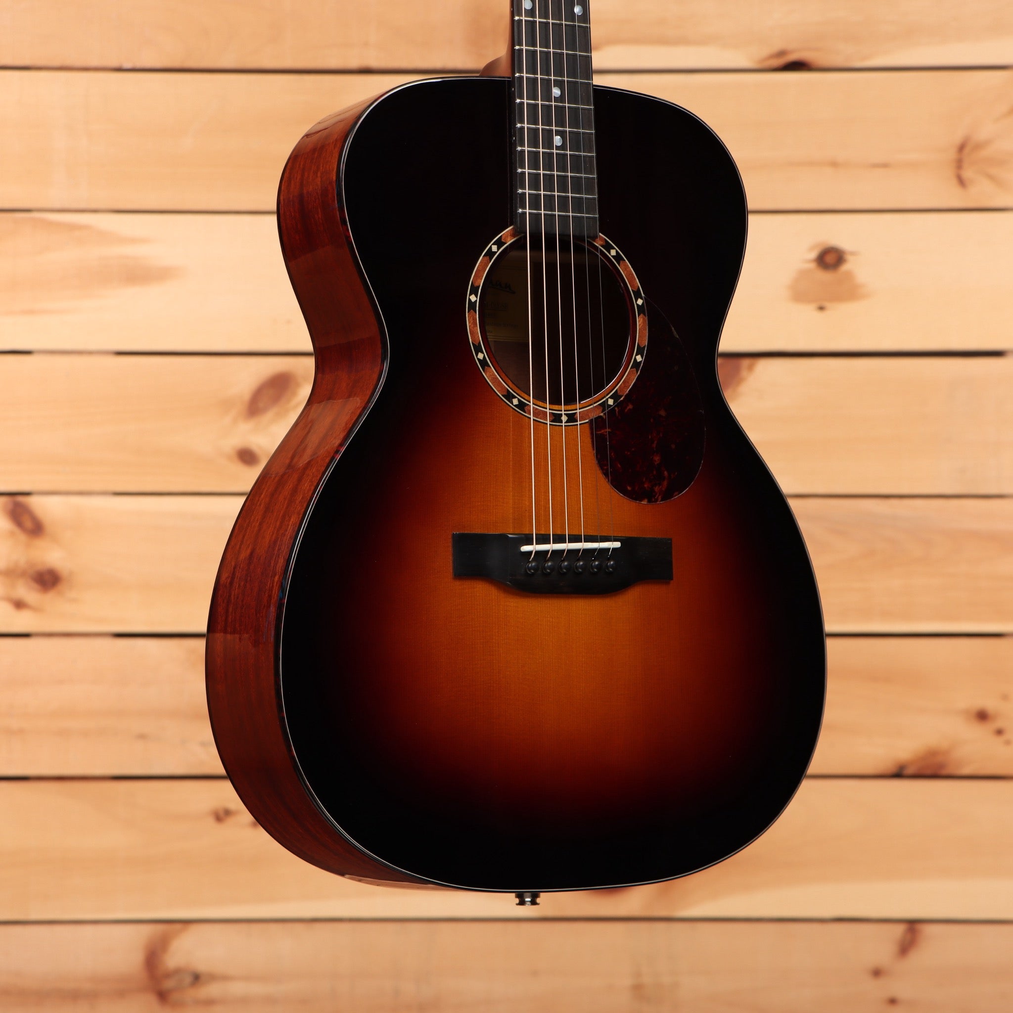 Eastman E2OM Deluxe dreadnought acoustic guitar sunburst finish with rosewood back and sides