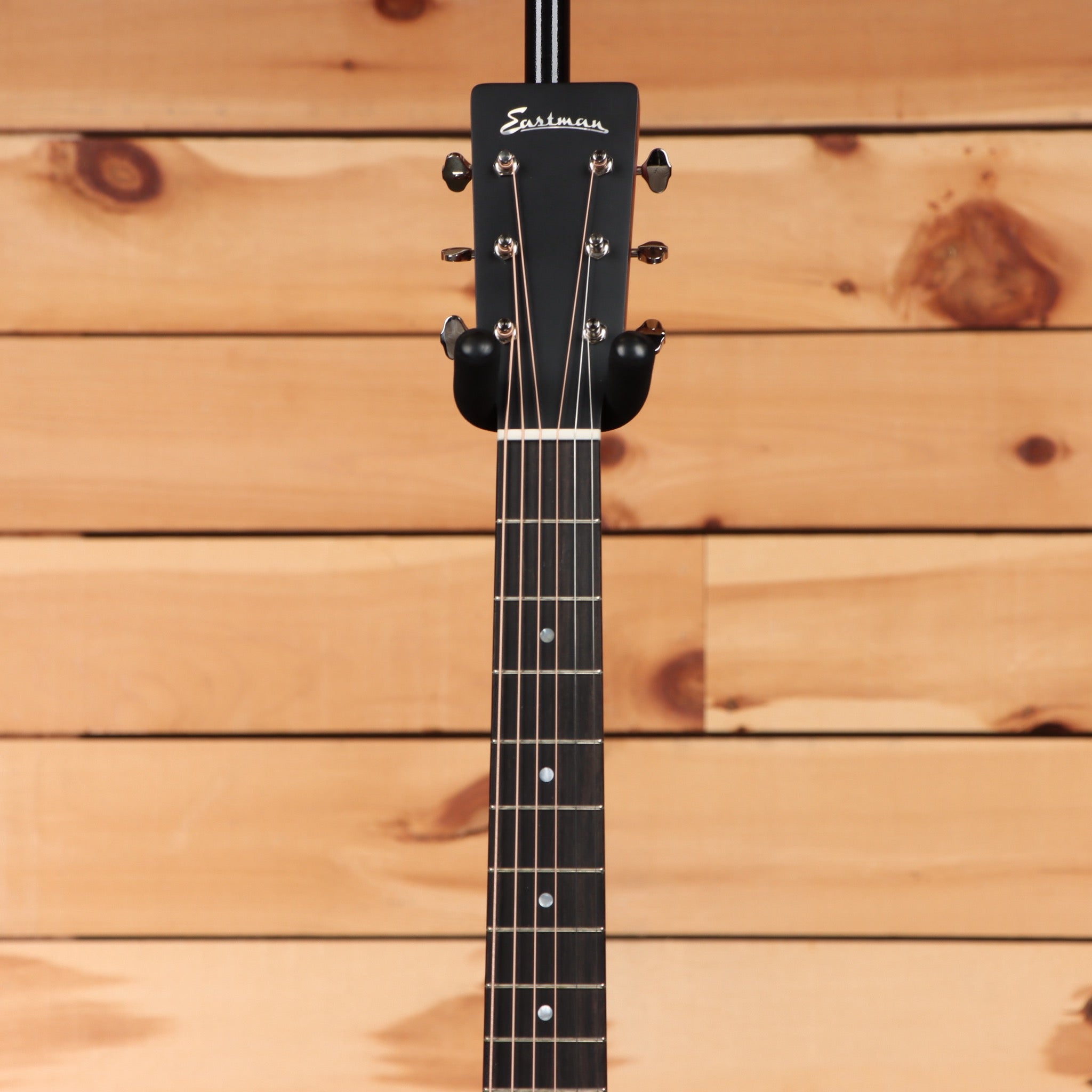 Eastman E2OM Deluxe acoustic guitar sunburst finish with rosewood fretboard