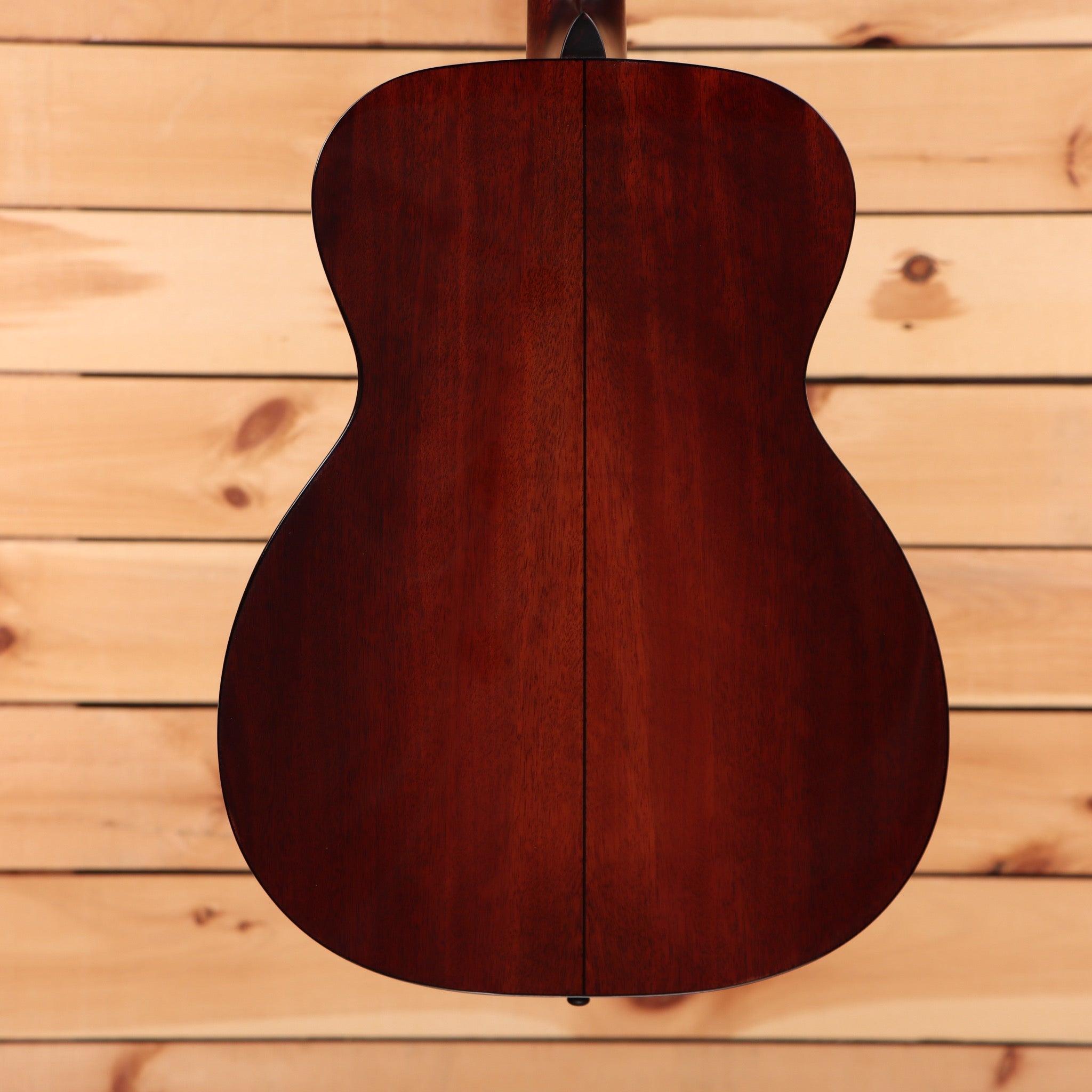 Eastman E6OMTC acoustic guitar natural finish with dreadnought body shape and rosewood back