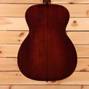 Eastman E6OMTC dreadnought acoustic guitar natural finish with solid wood construction