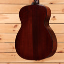 Eastman E6OMTC dreadnought acoustic guitar natural finish with curved bout body shape