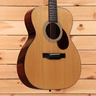 Eastman E6OMTC acoustic guitar natural finish with mahogany back and sides