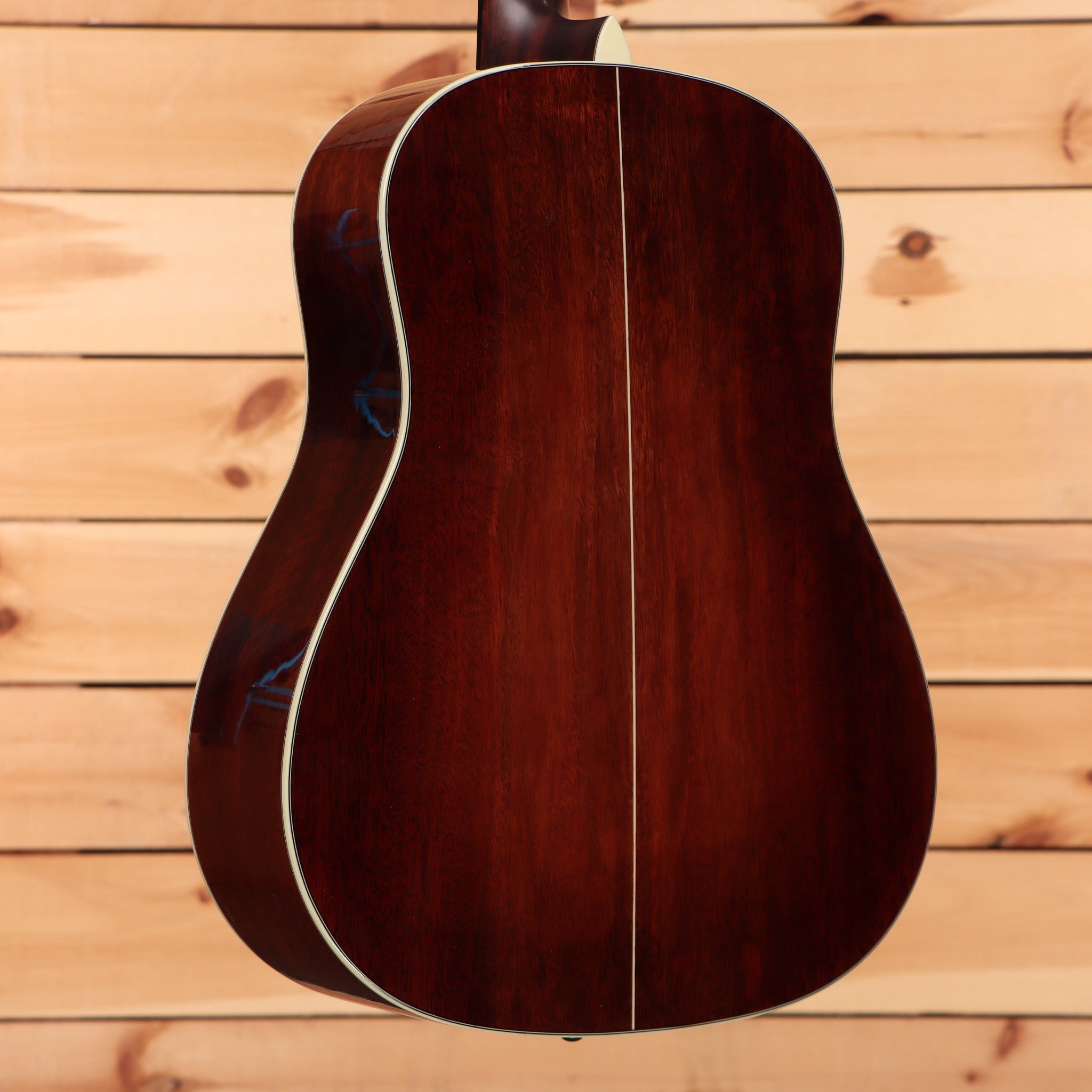 Eastman E6SSTC dreadnought acoustic guitar natural finish with white binding and solid spruce top