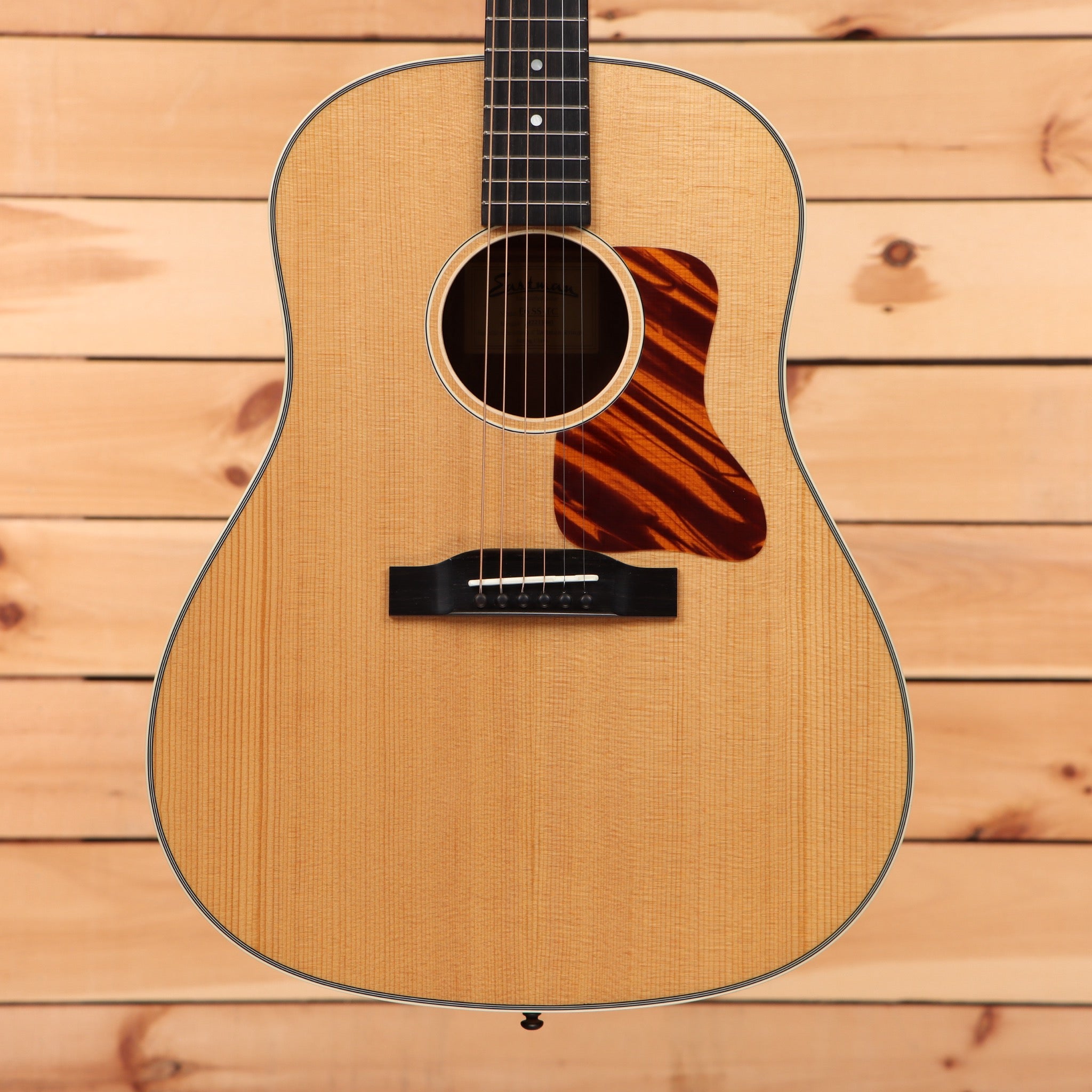 Eastman E6SSTC dreadnought acoustic guitar natural finish with tortoiseshell pickguard