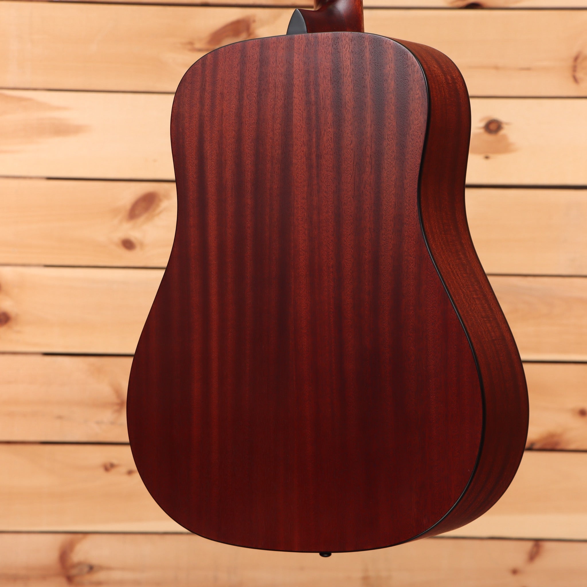 Eastman PCH1D dreadnought acoustic guitar natural finish with vertical wood grain detail