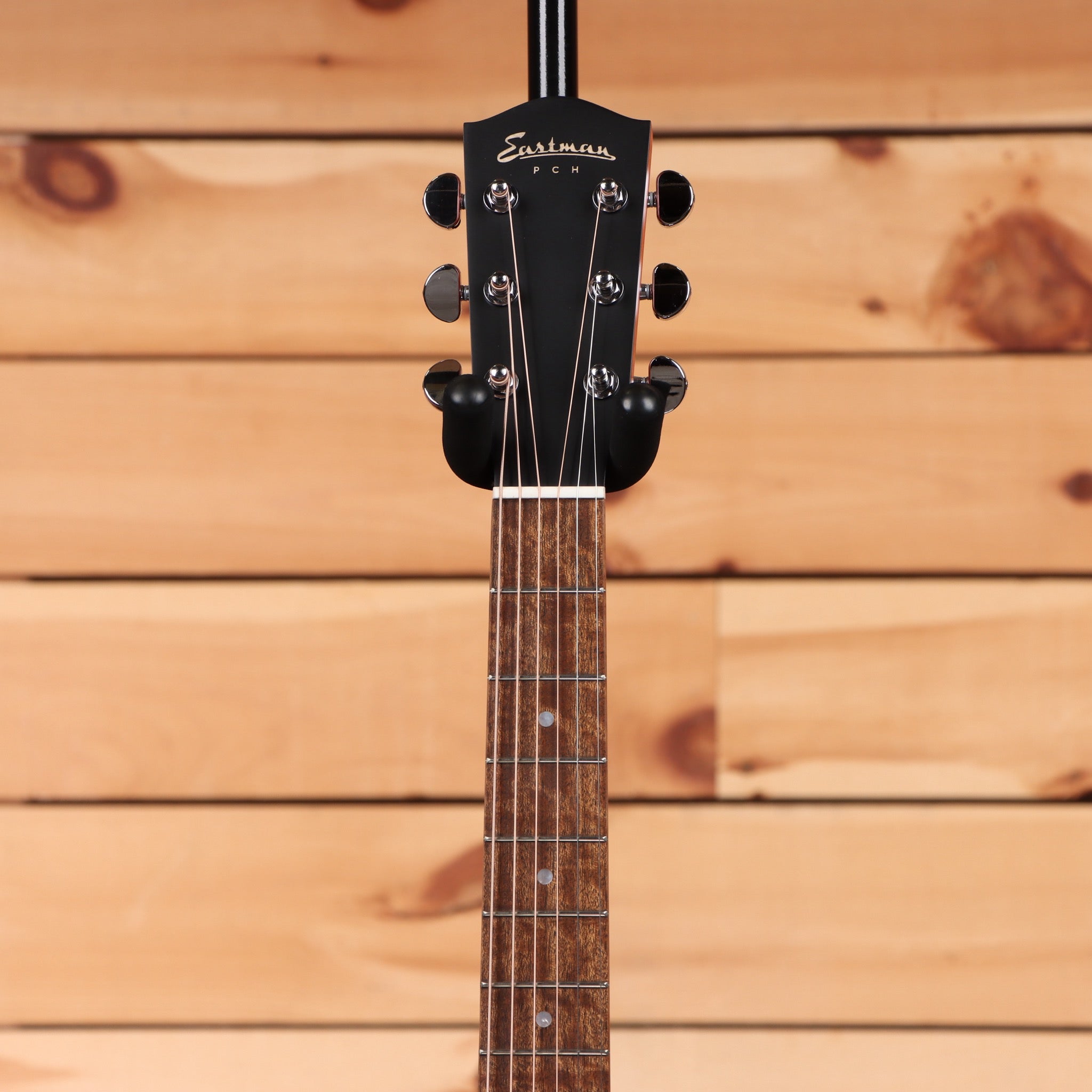 Eastman PCH1D acoustic guitar natural finish with rosewood fretboard and chrome tuners