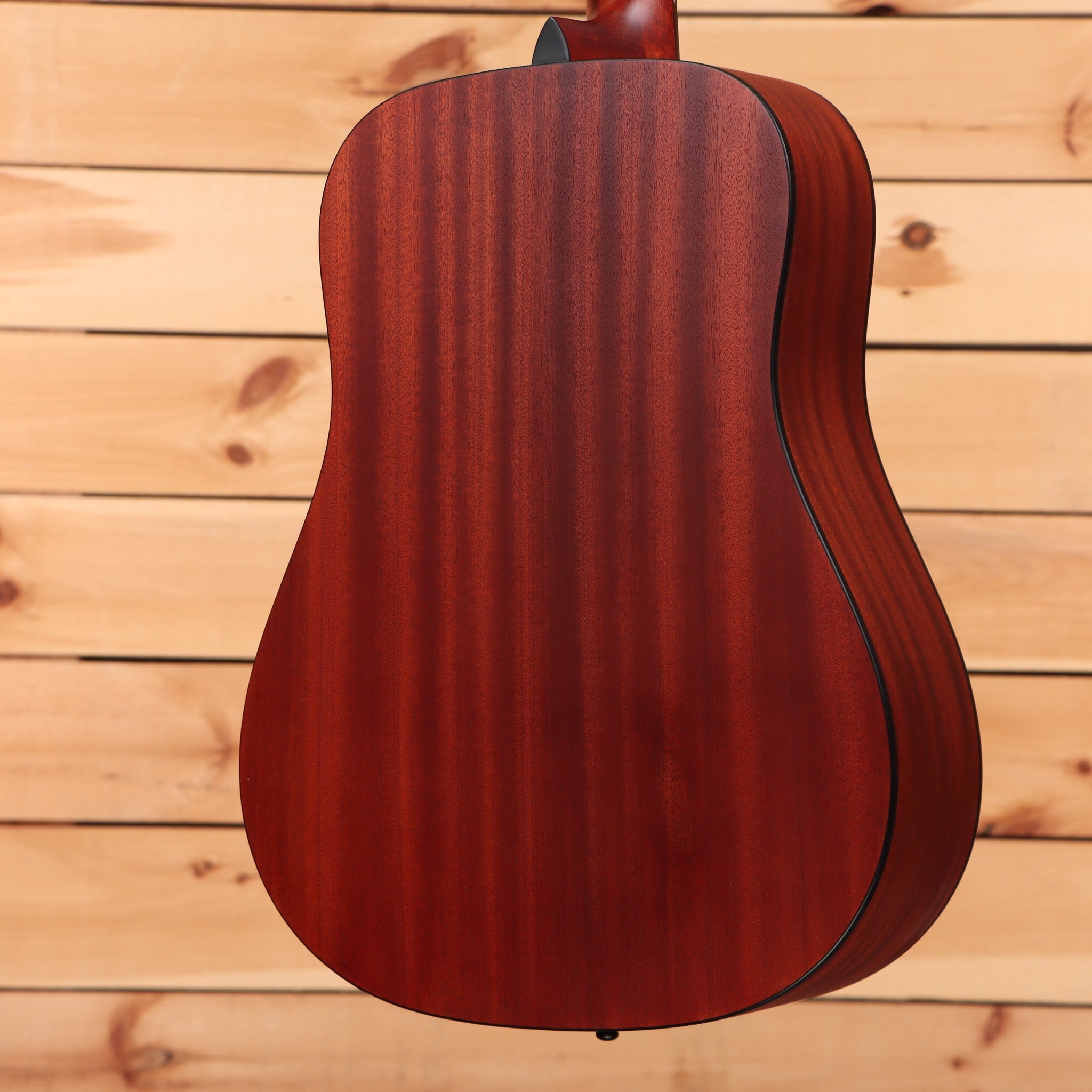 Eastman PCH1-D dreadnought acoustic guitar natural finish with vertical wood grain detail